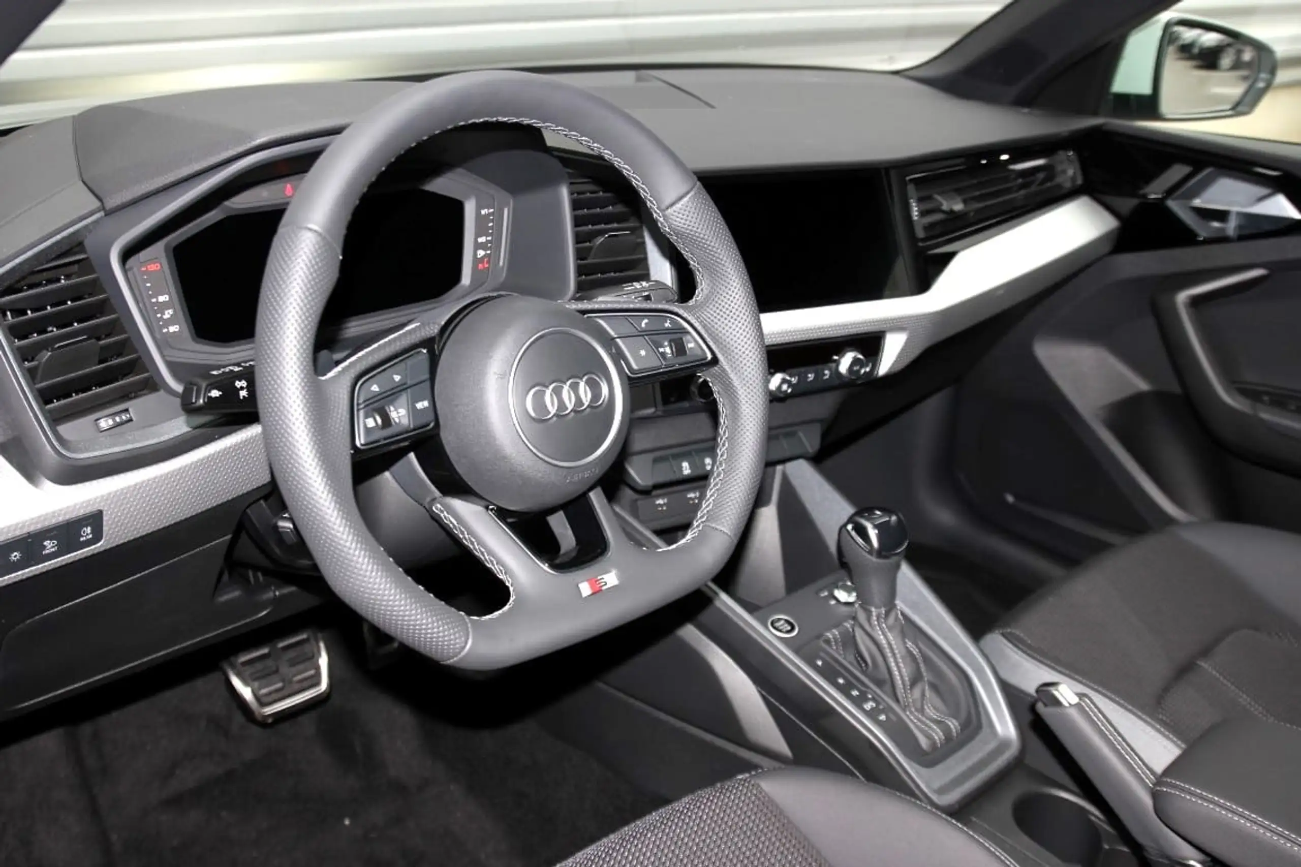 Audi - A1