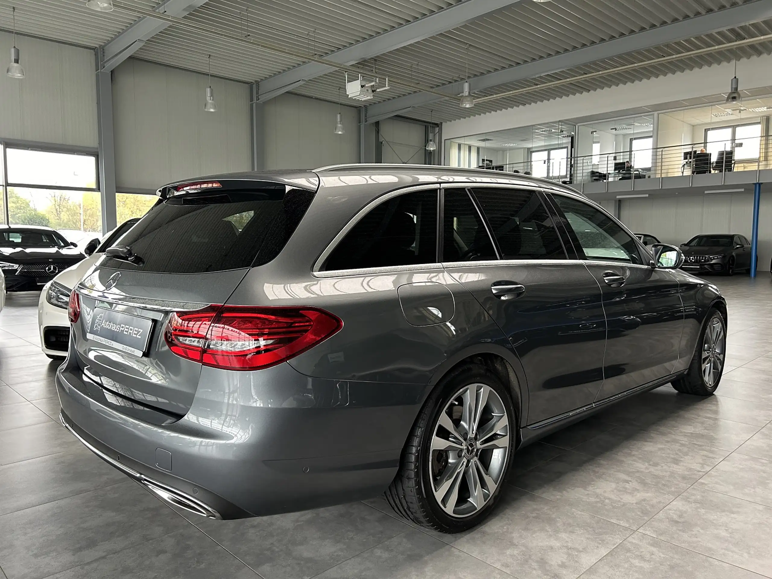 Mercedes-Benz - C 300