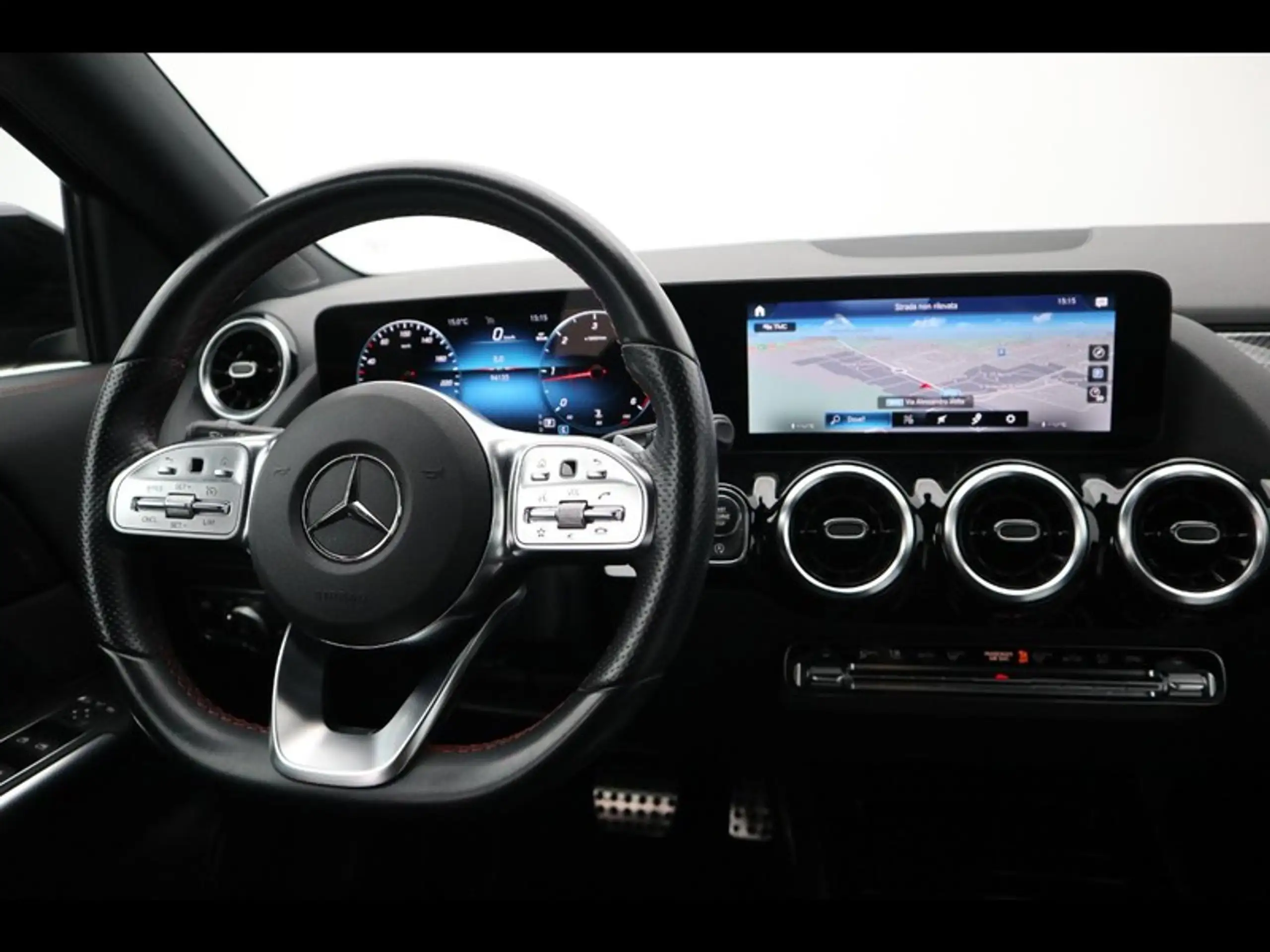 Mercedes-Benz - GLA 200