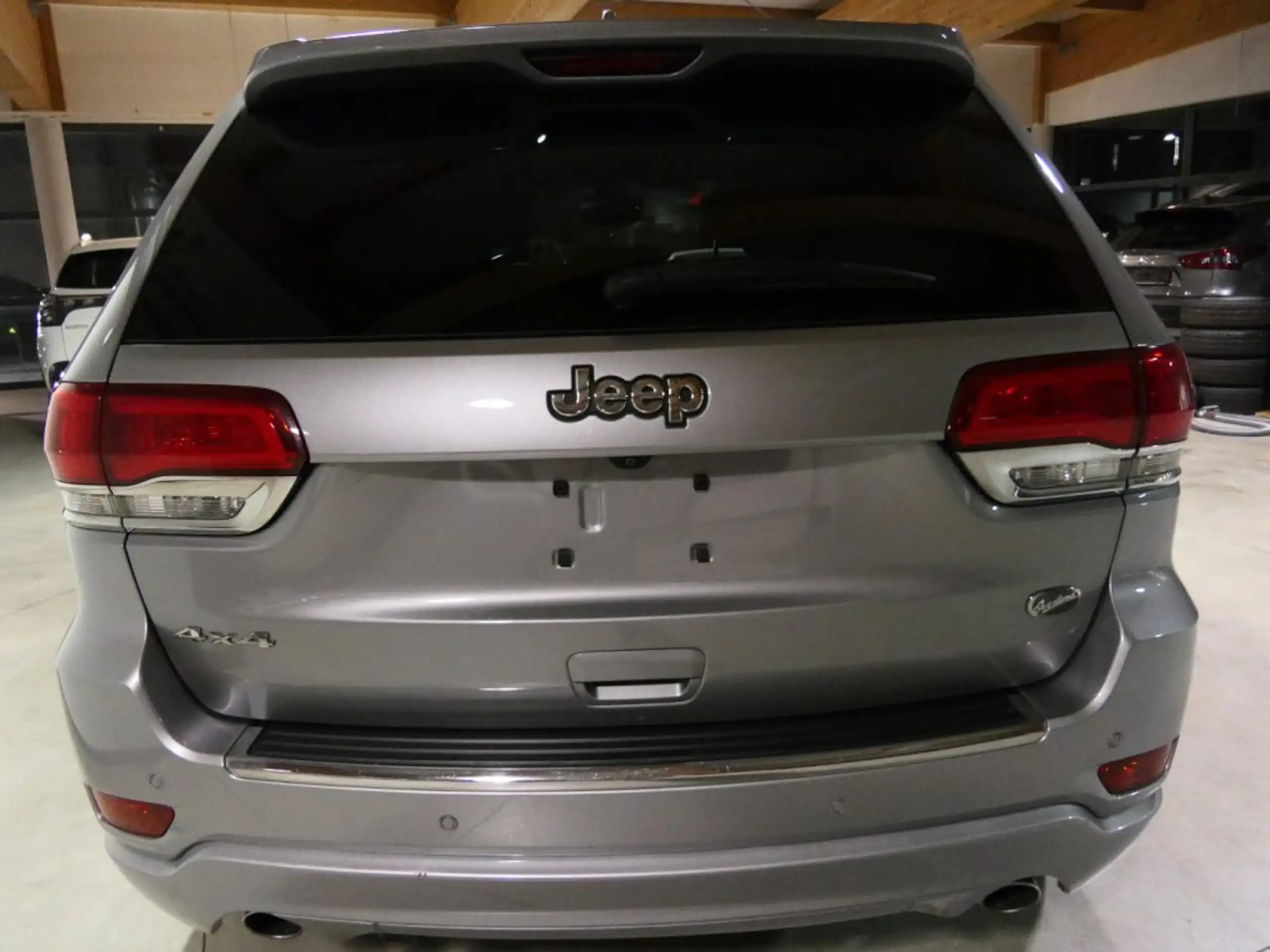 Jeep - Grand Cherokee