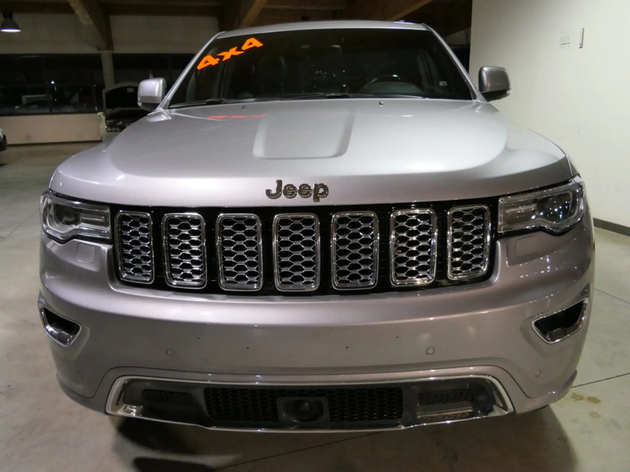 Jeep - Grand Cherokee