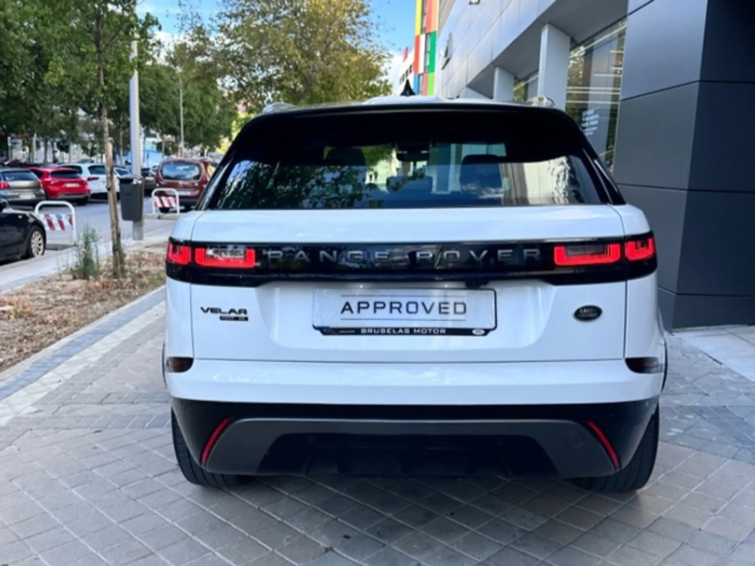 Land Rover - Range Rover Velar