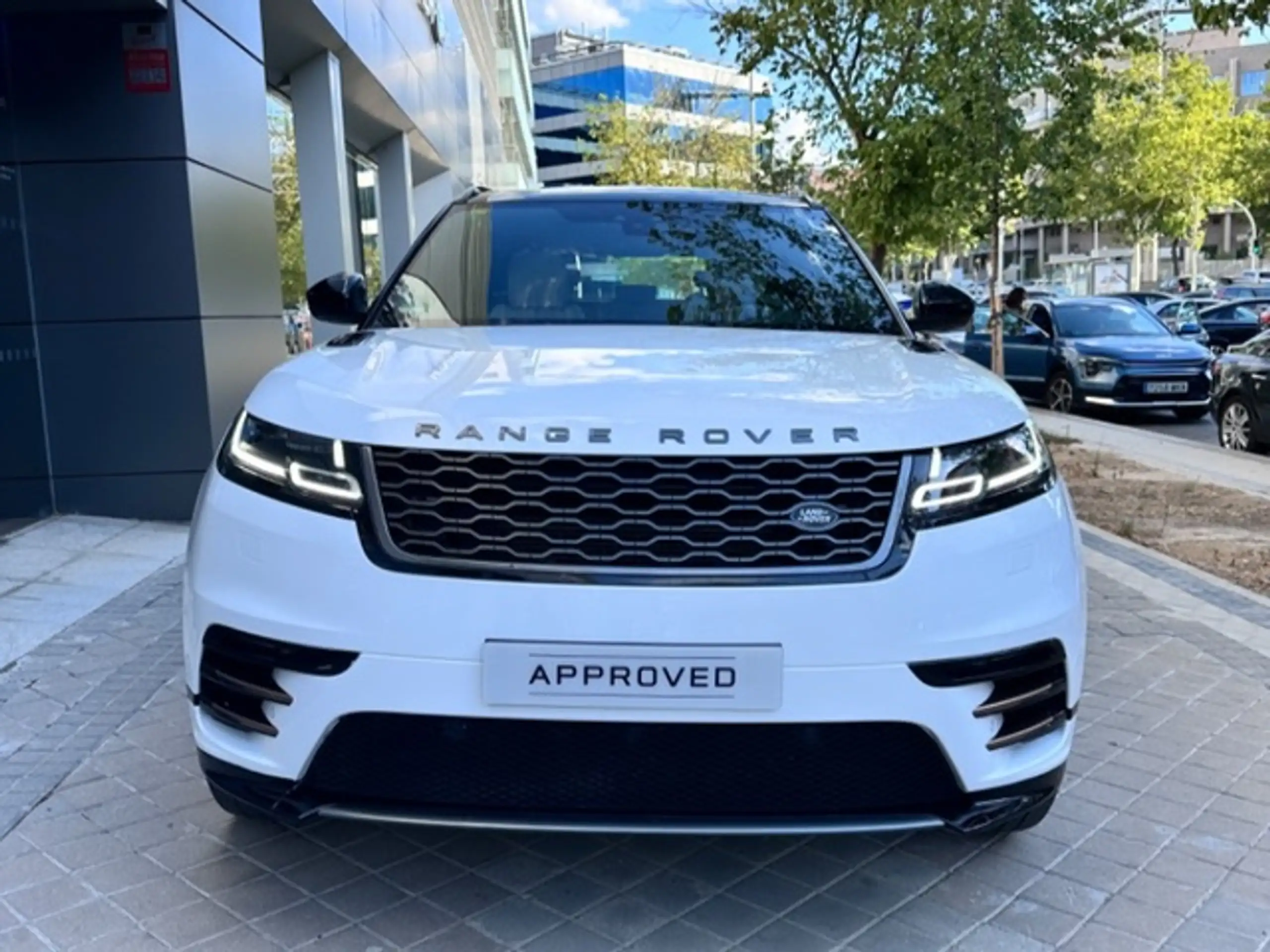 Land Rover - Range Rover Velar