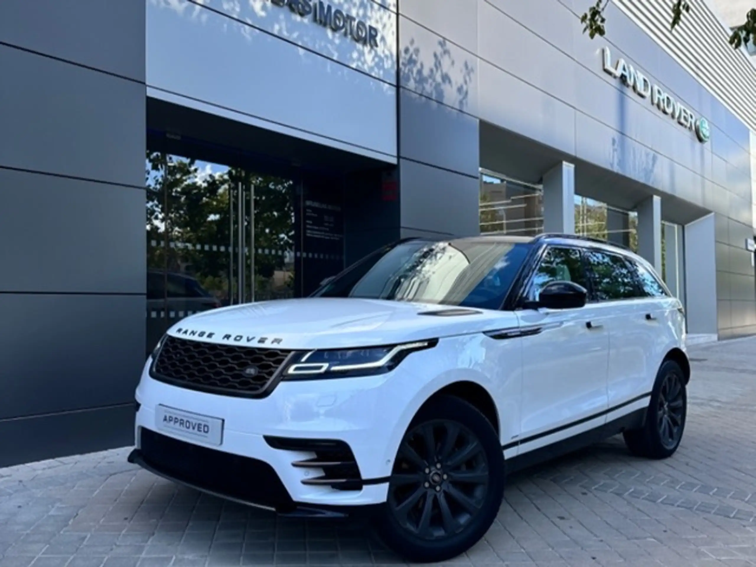 Land Rover - Range Rover Velar