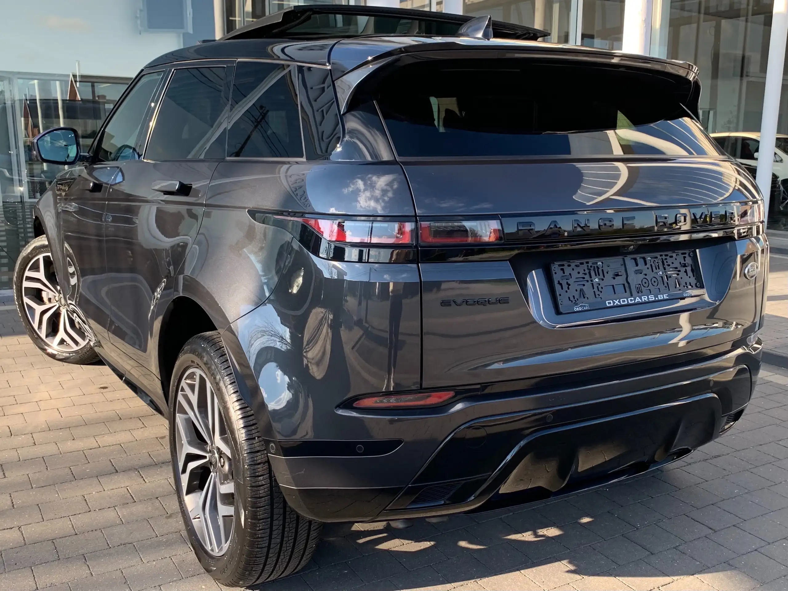 Land Rover - Range Rover Evoque