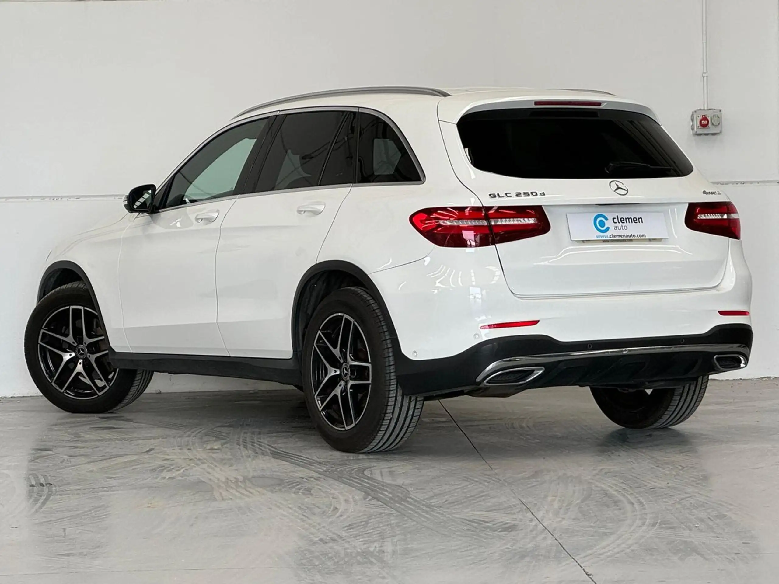 Mercedes-Benz - GLC 250