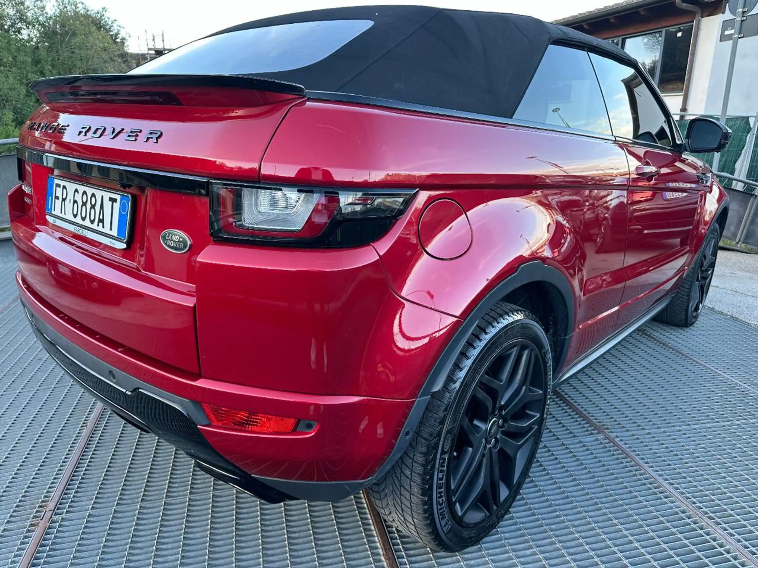 Land Rover - Range Rover Evoque