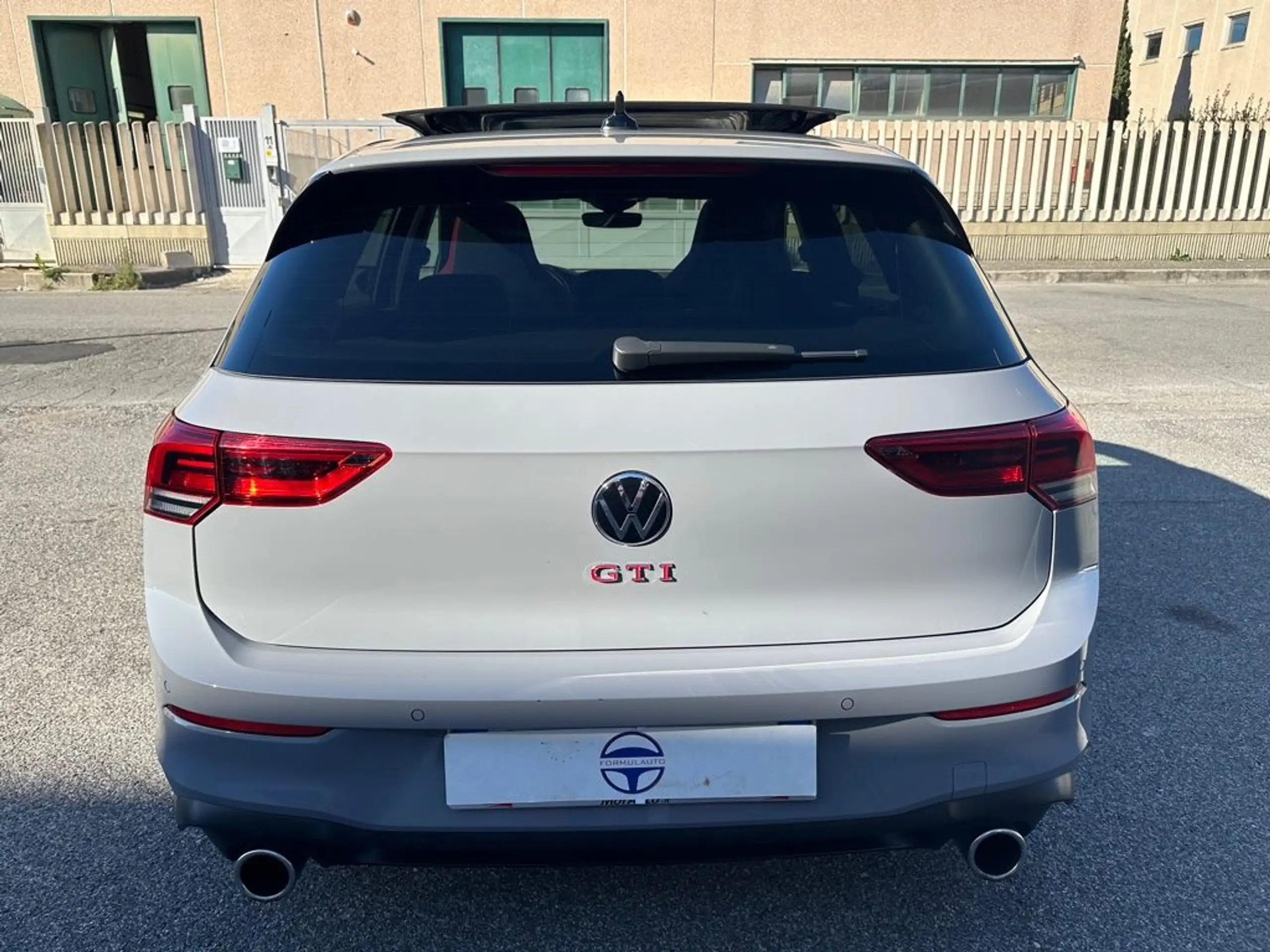 Volkswagen - Golf