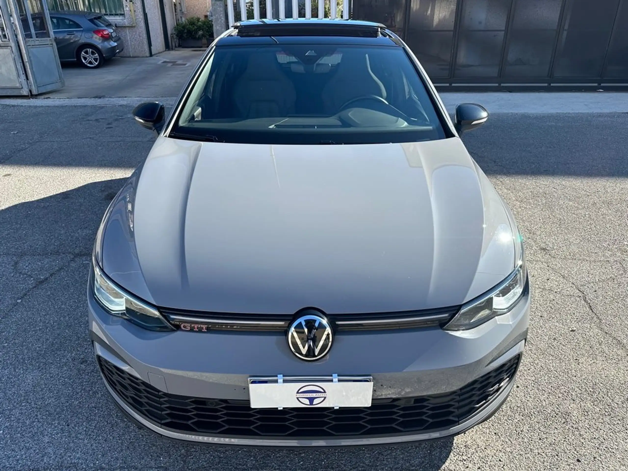 Volkswagen - Golf