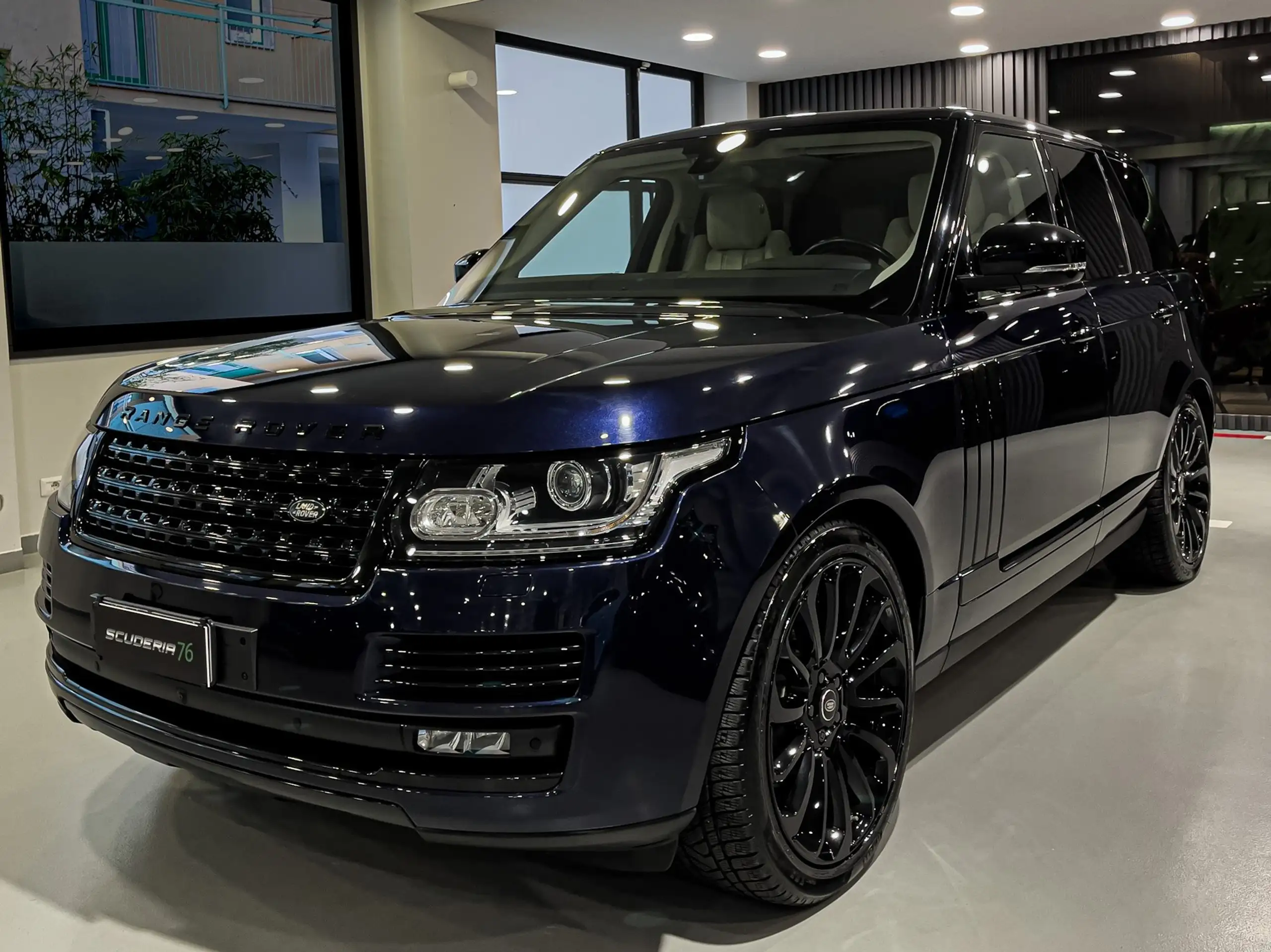 Land Rover - Range Rover