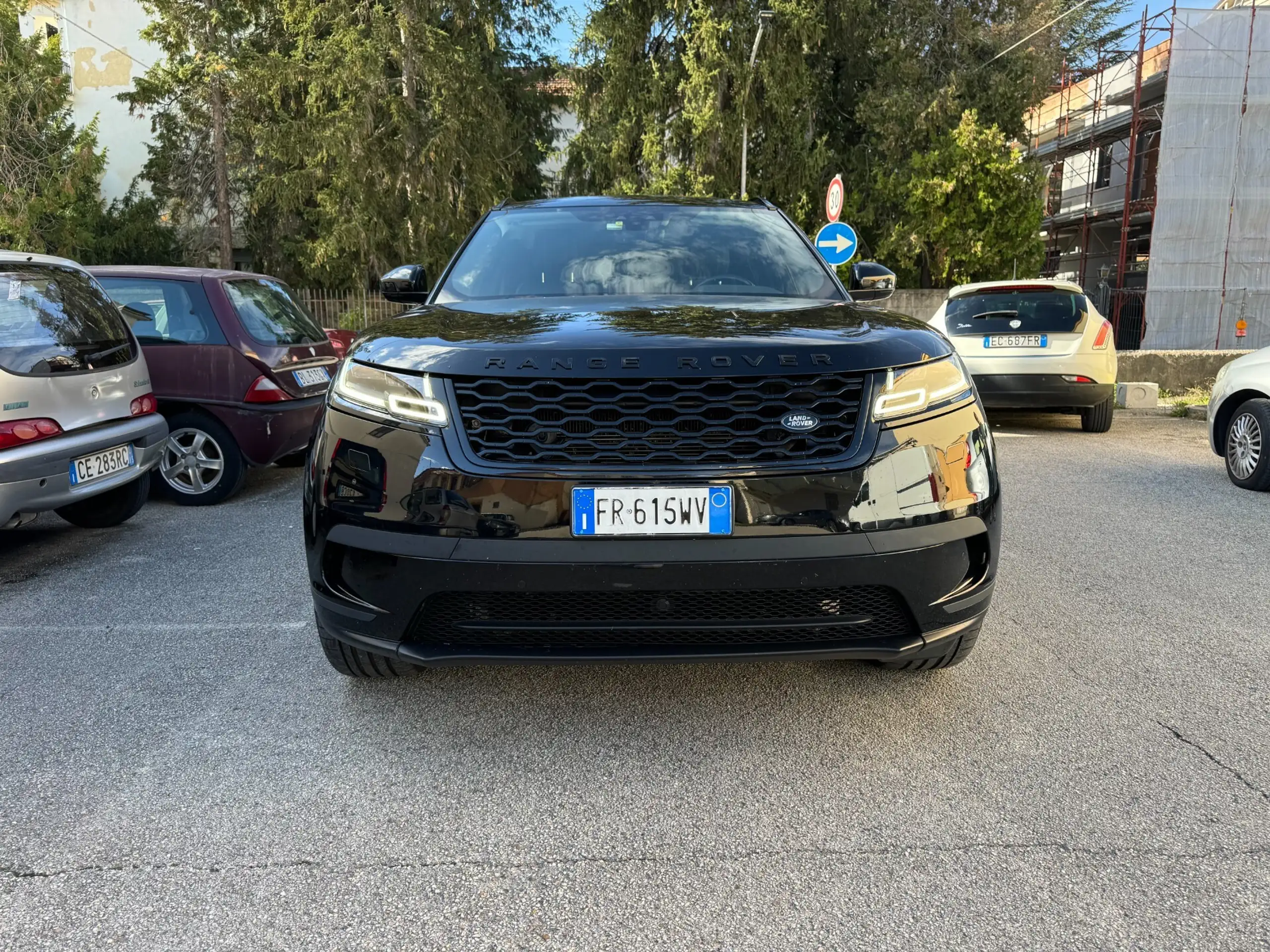 Land Rover - Range Rover Velar