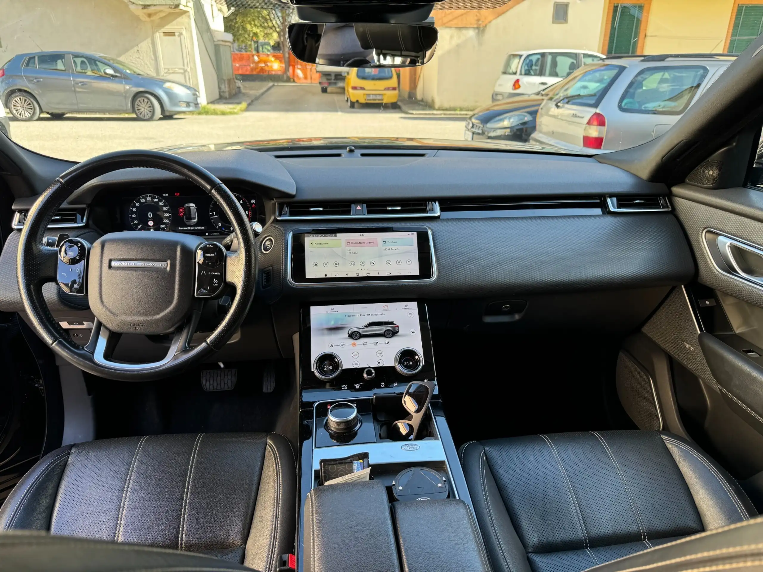 Land Rover - Range Rover Velar