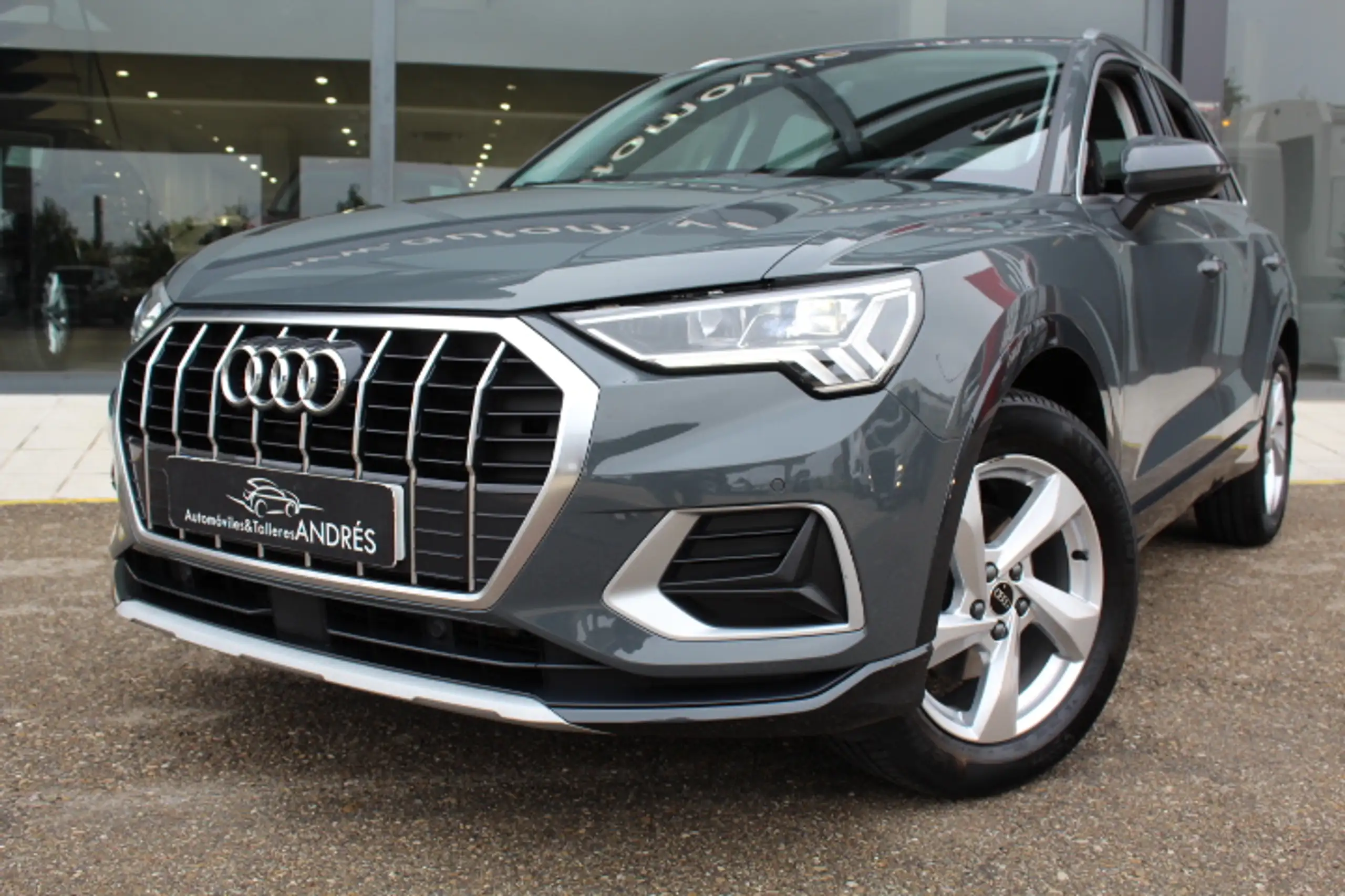 Audi - Q3