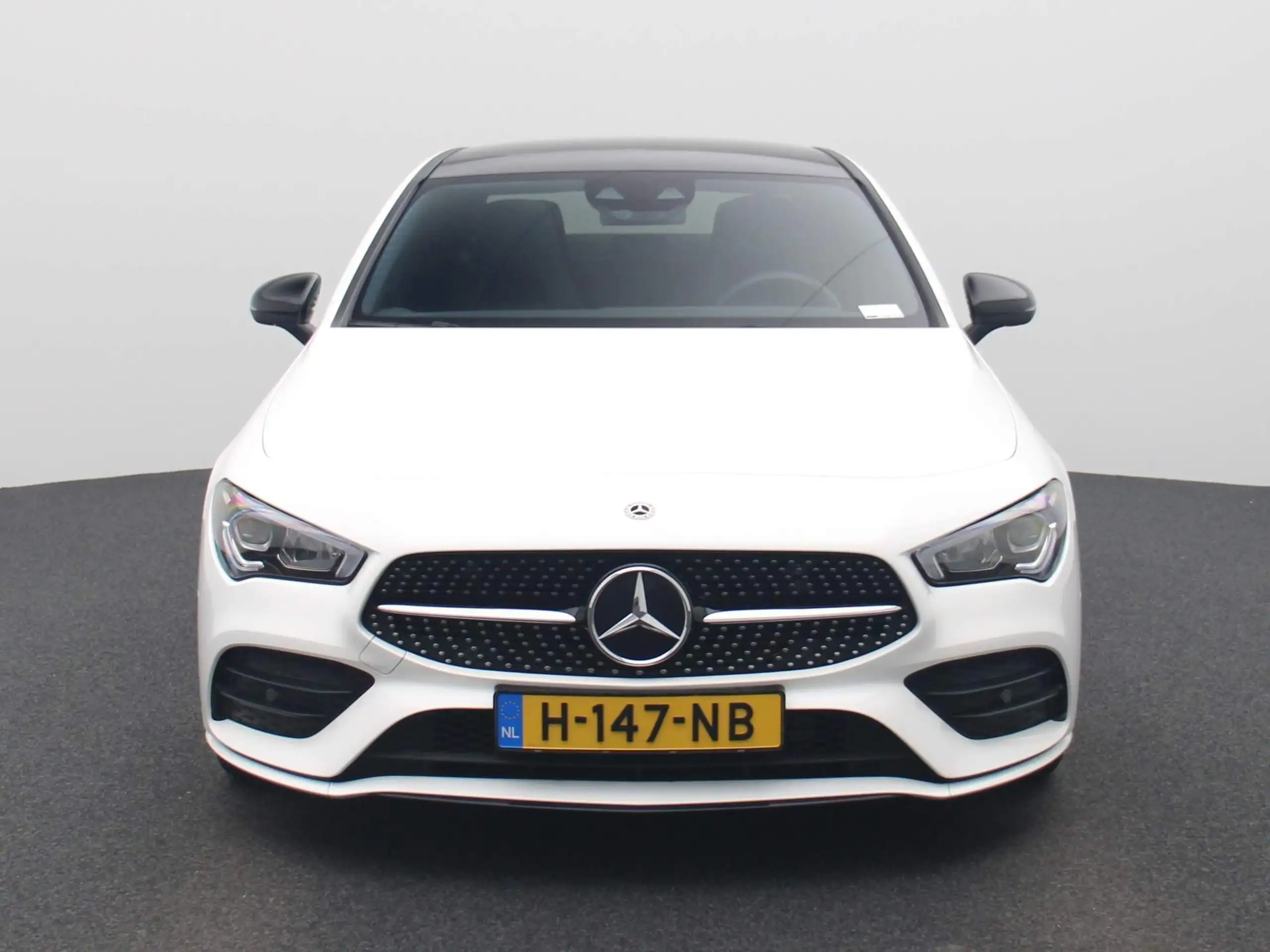 Mercedes-Benz - CLA 200