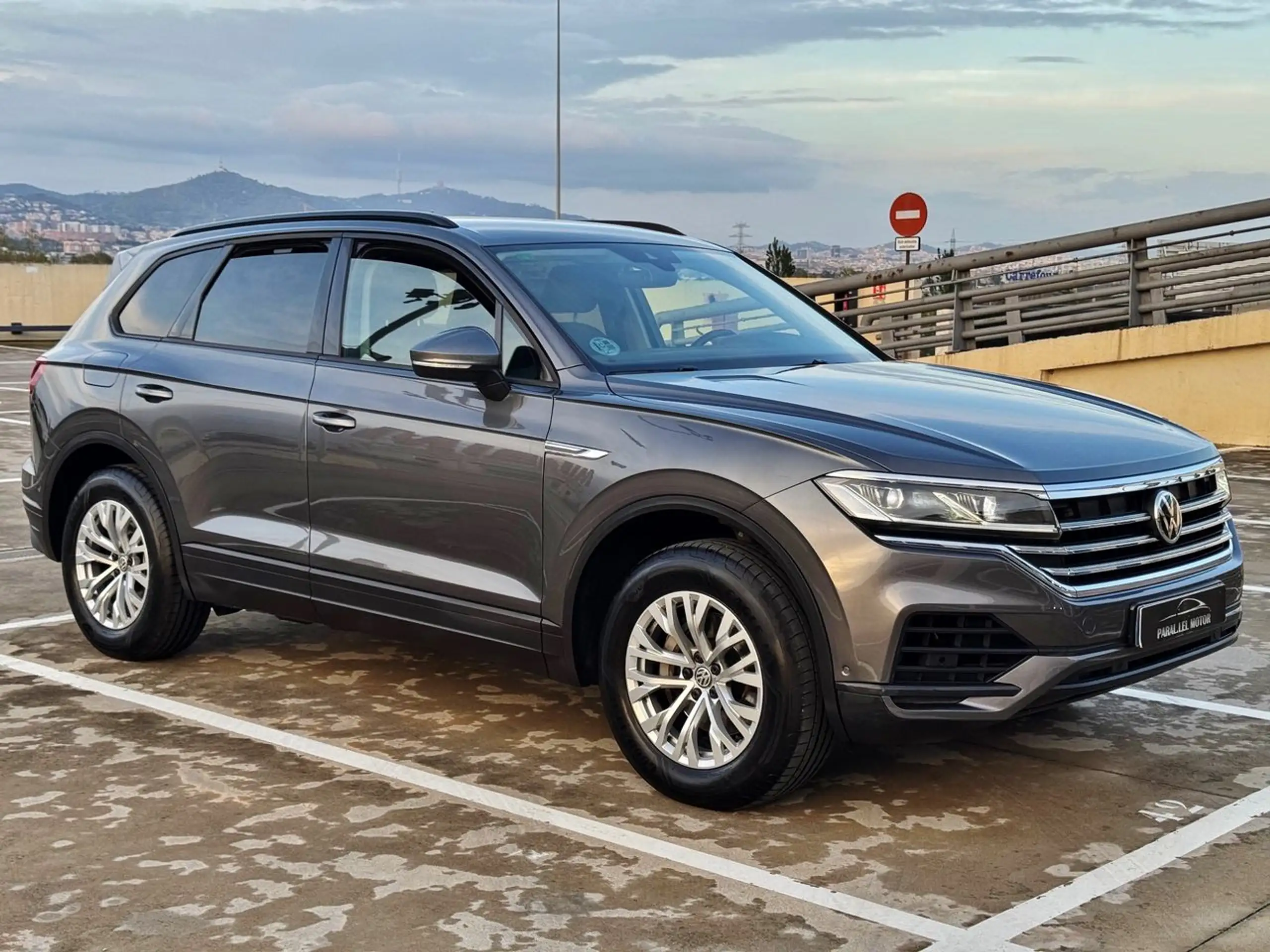 Volkswagen - Touareg