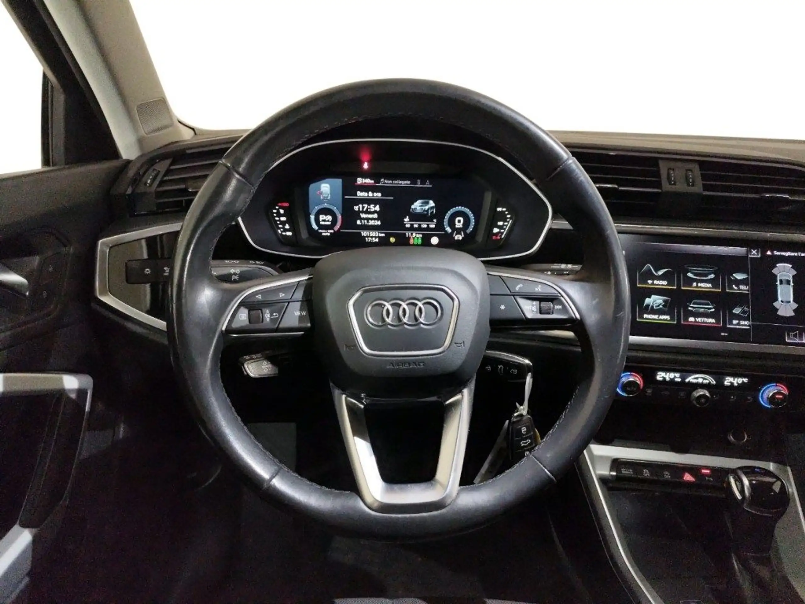 Audi - Q3