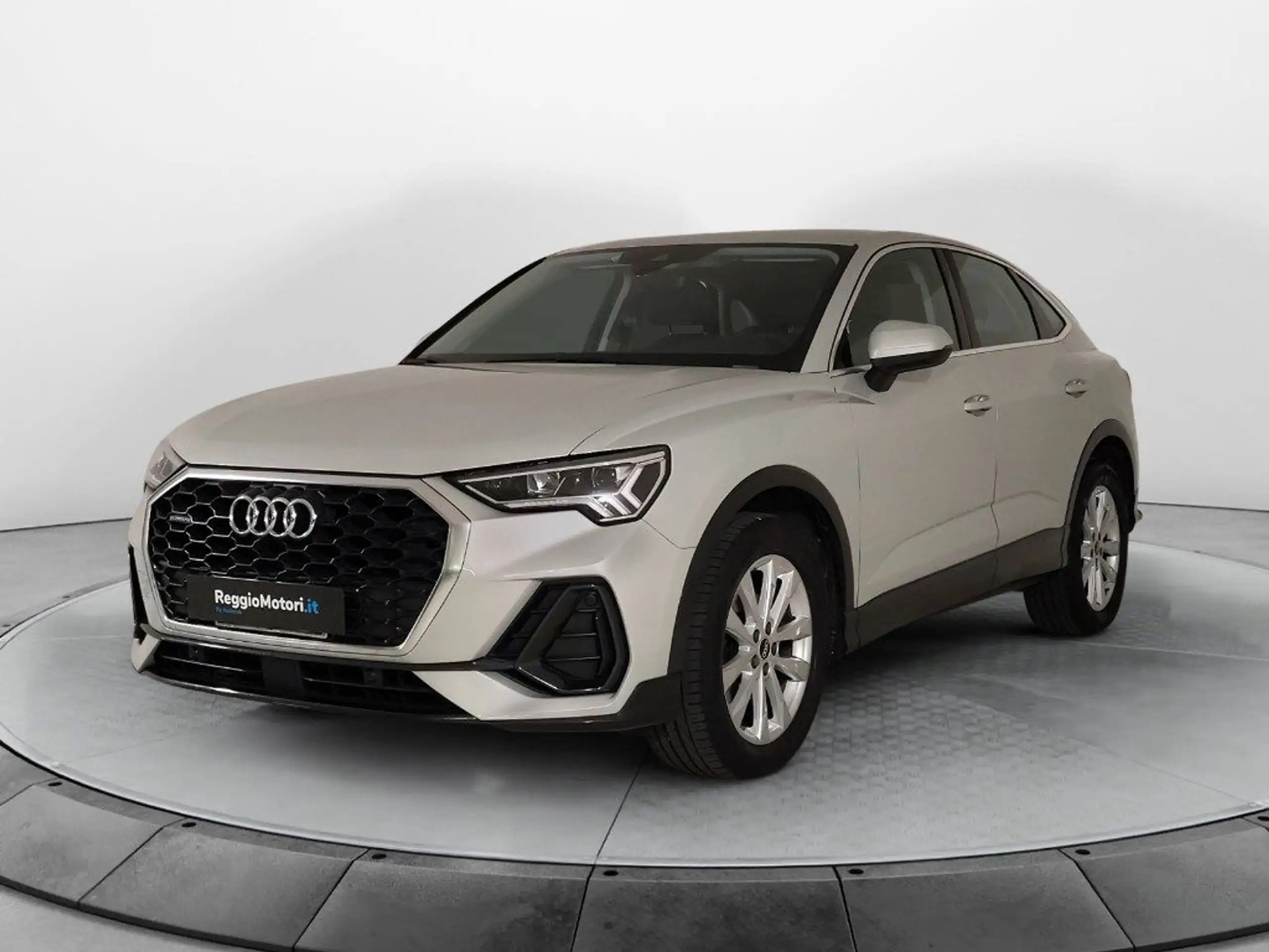 Audi - Q3