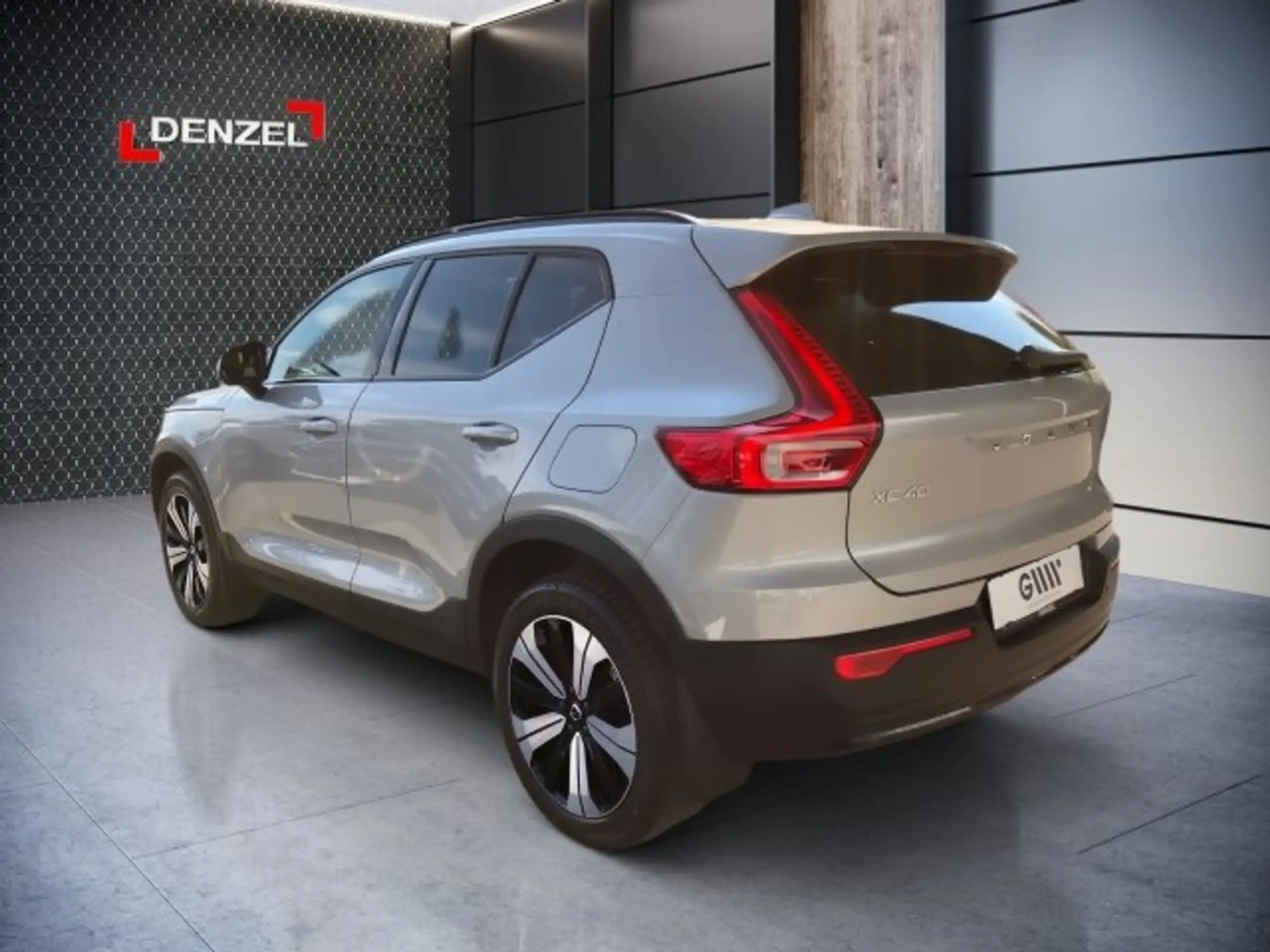 Volvo - XC40