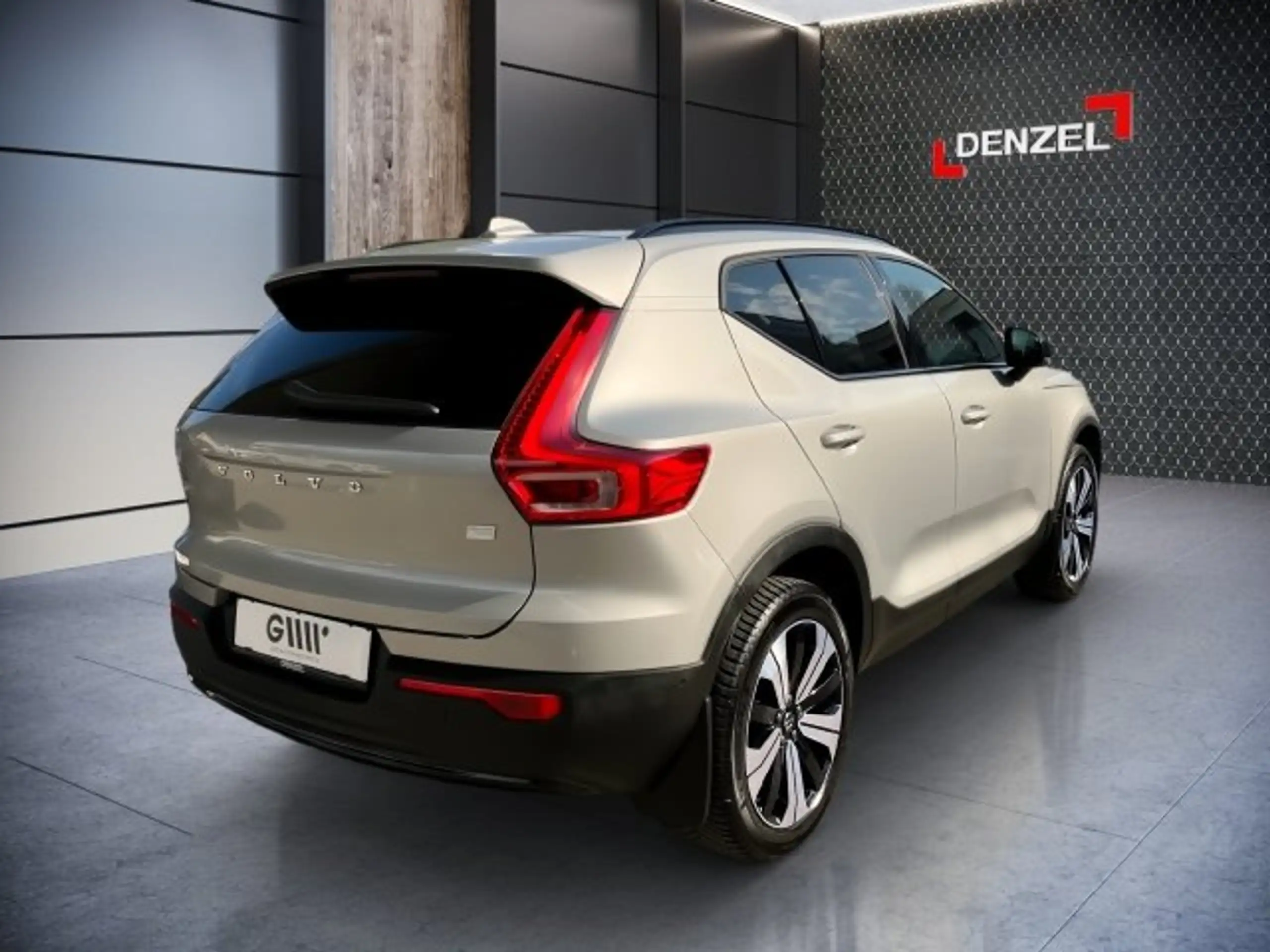 Volvo - XC40