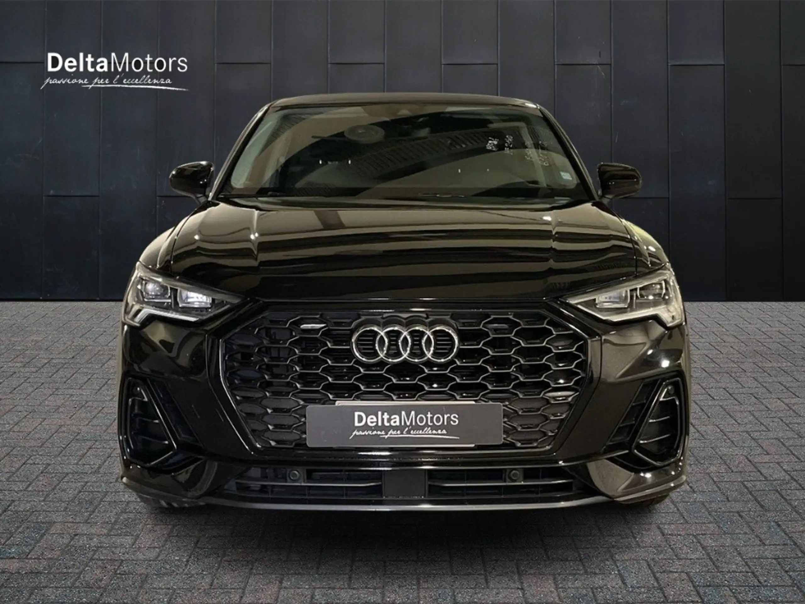 Audi - Q3