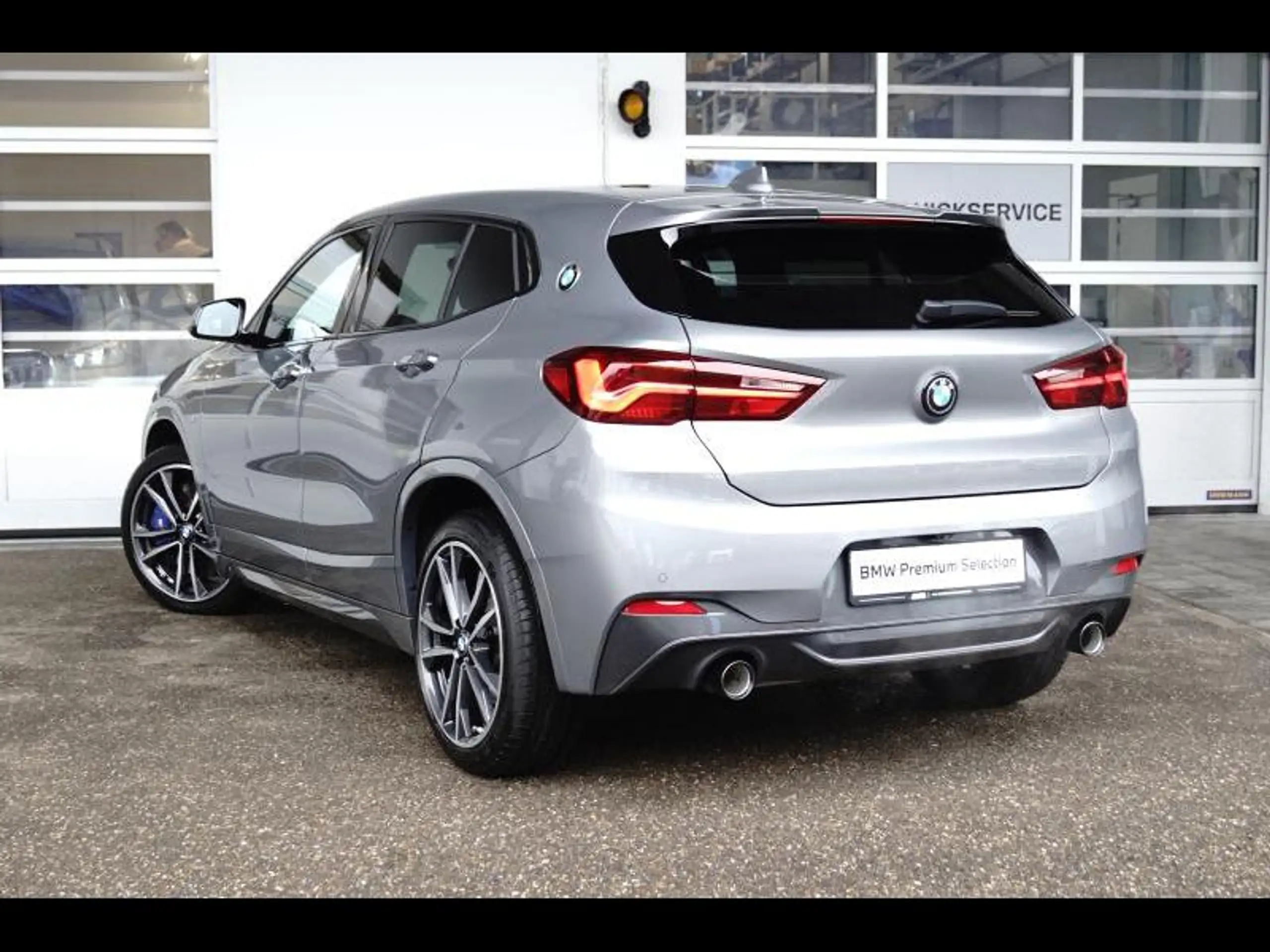 BMW - X2