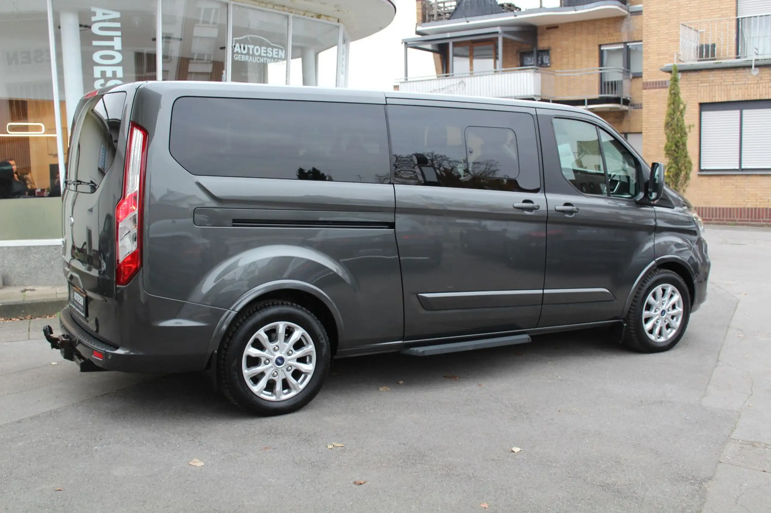 Ford - Tourneo Custom