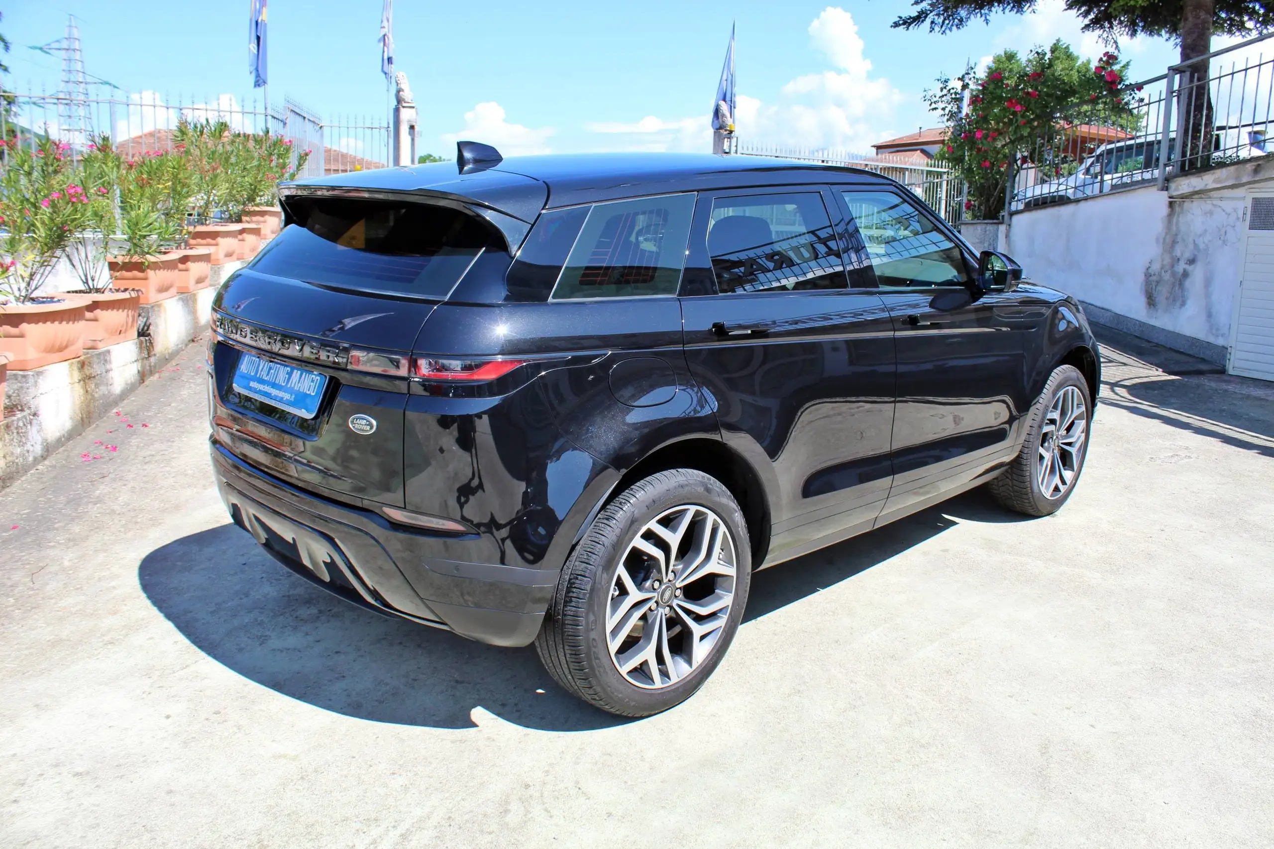 Land Rover - Range Rover Evoque