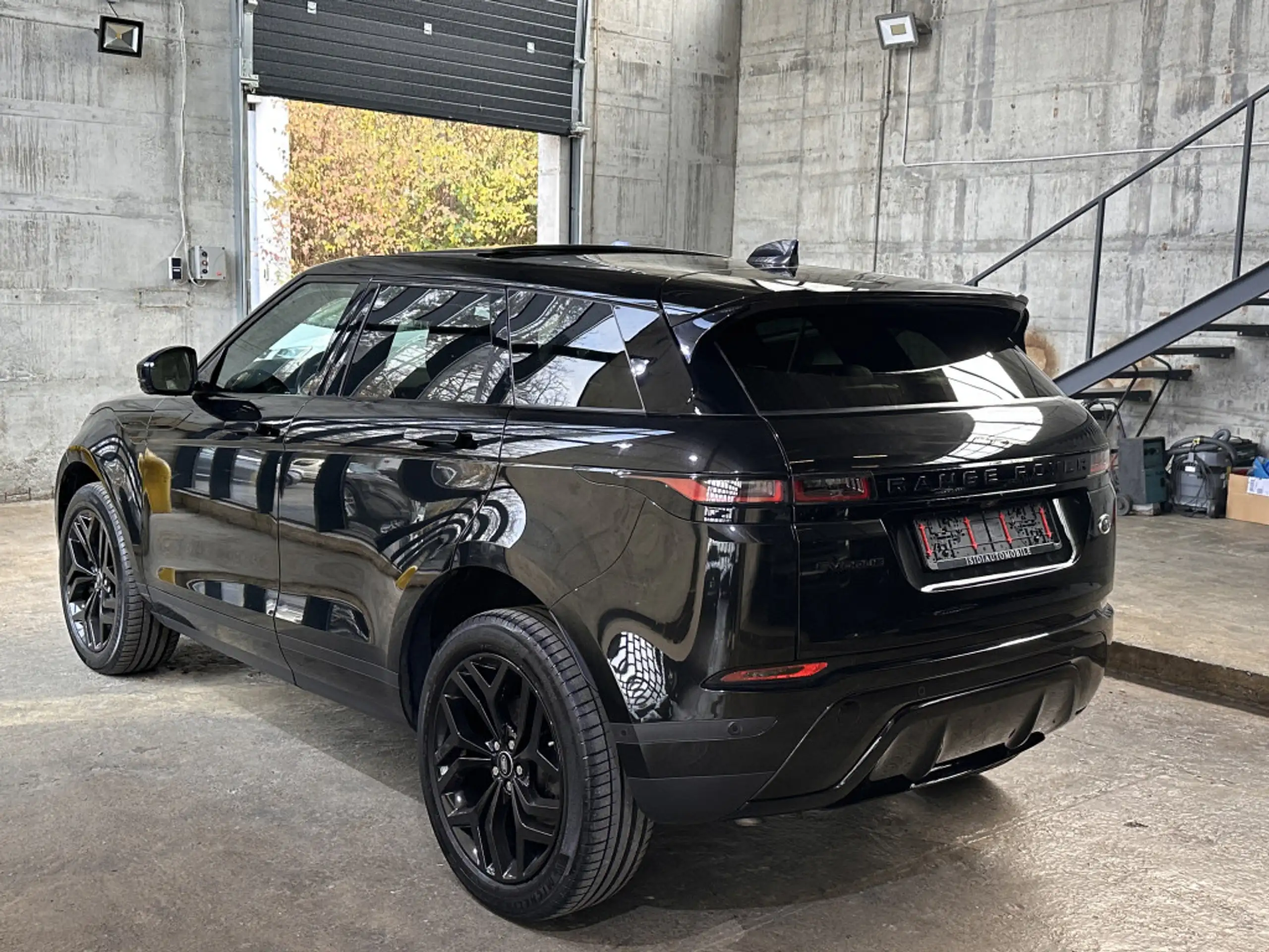 Land Rover - Range Rover Evoque