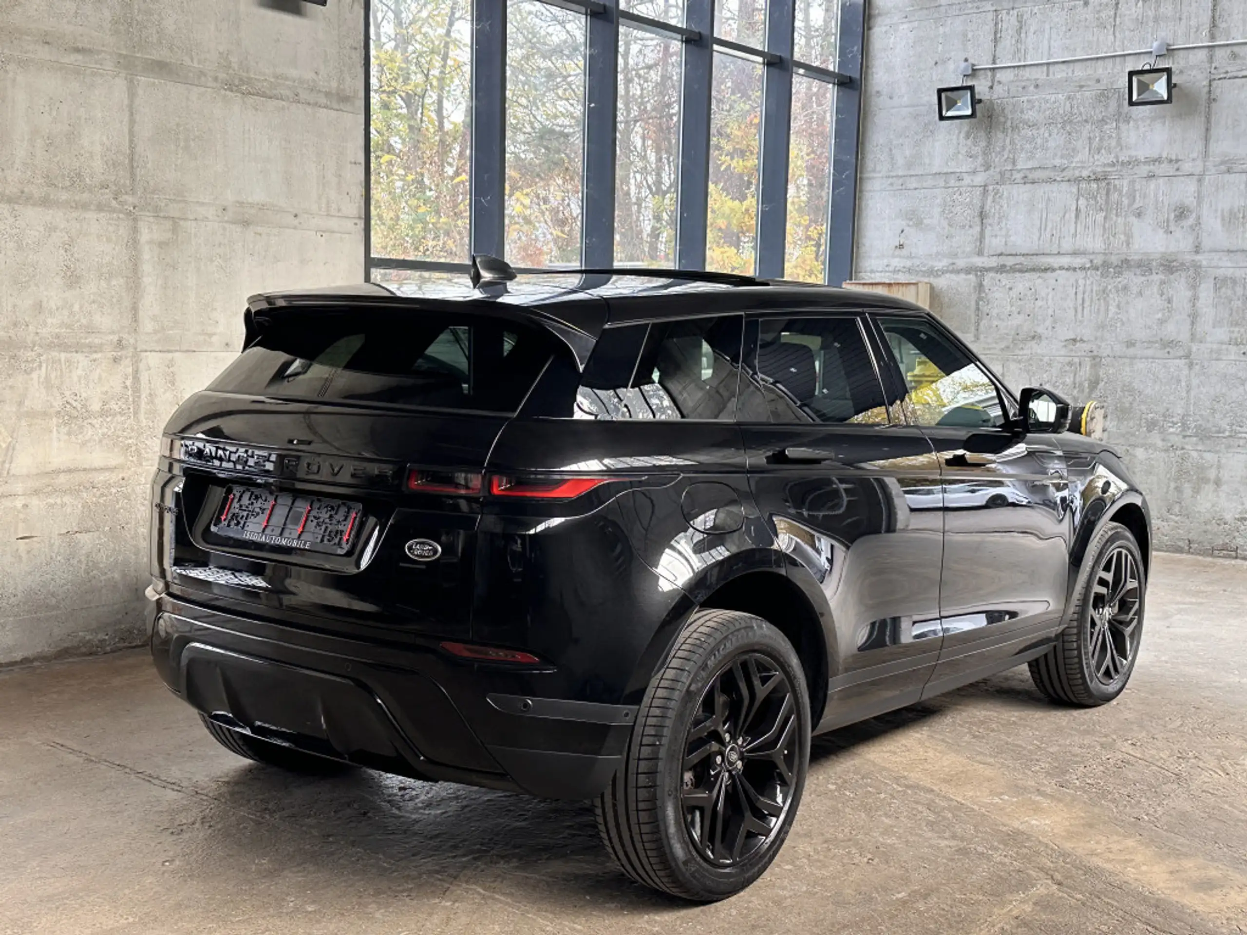 Land Rover - Range Rover Evoque