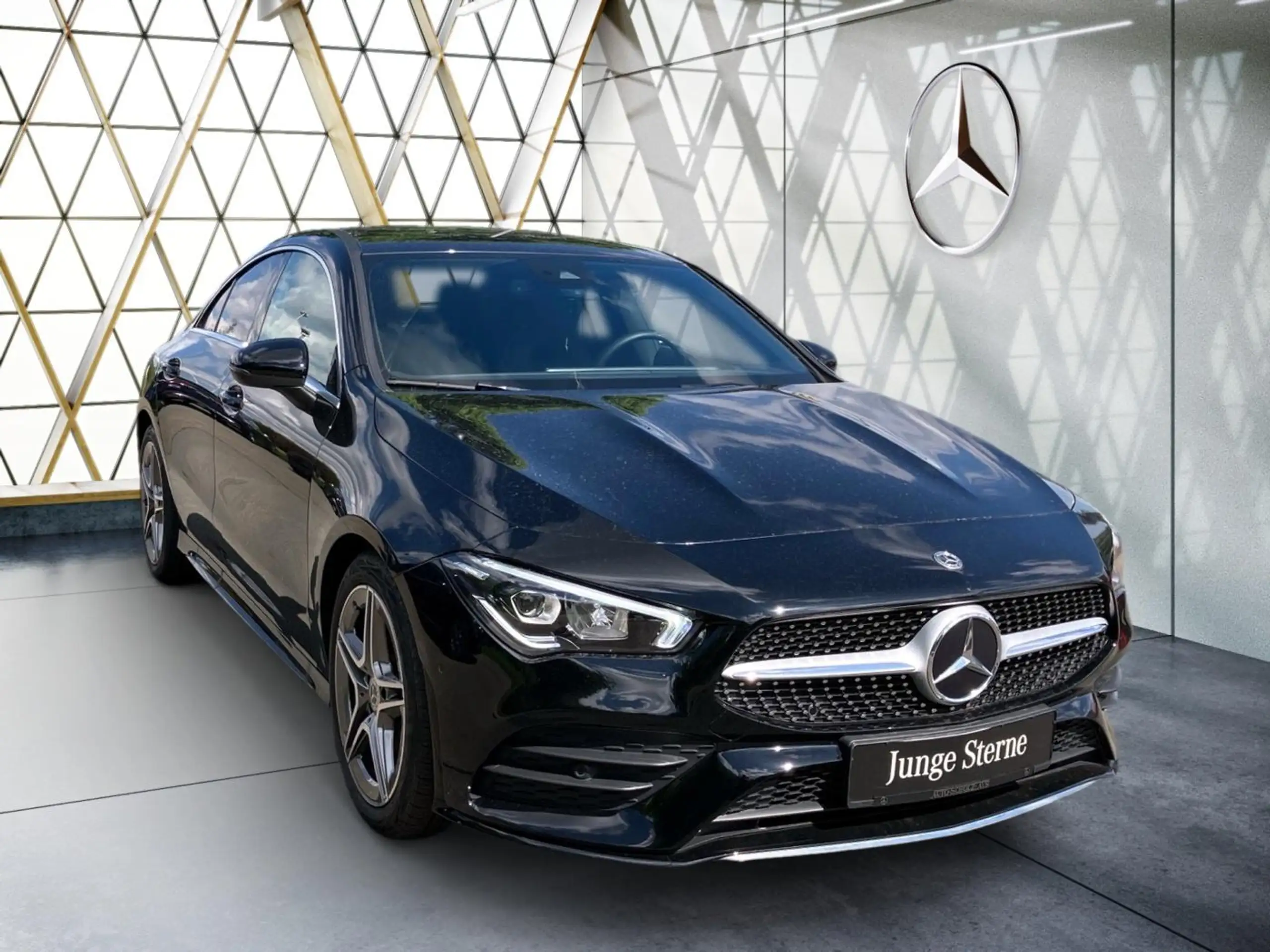 Mercedes-Benz - CLA 200