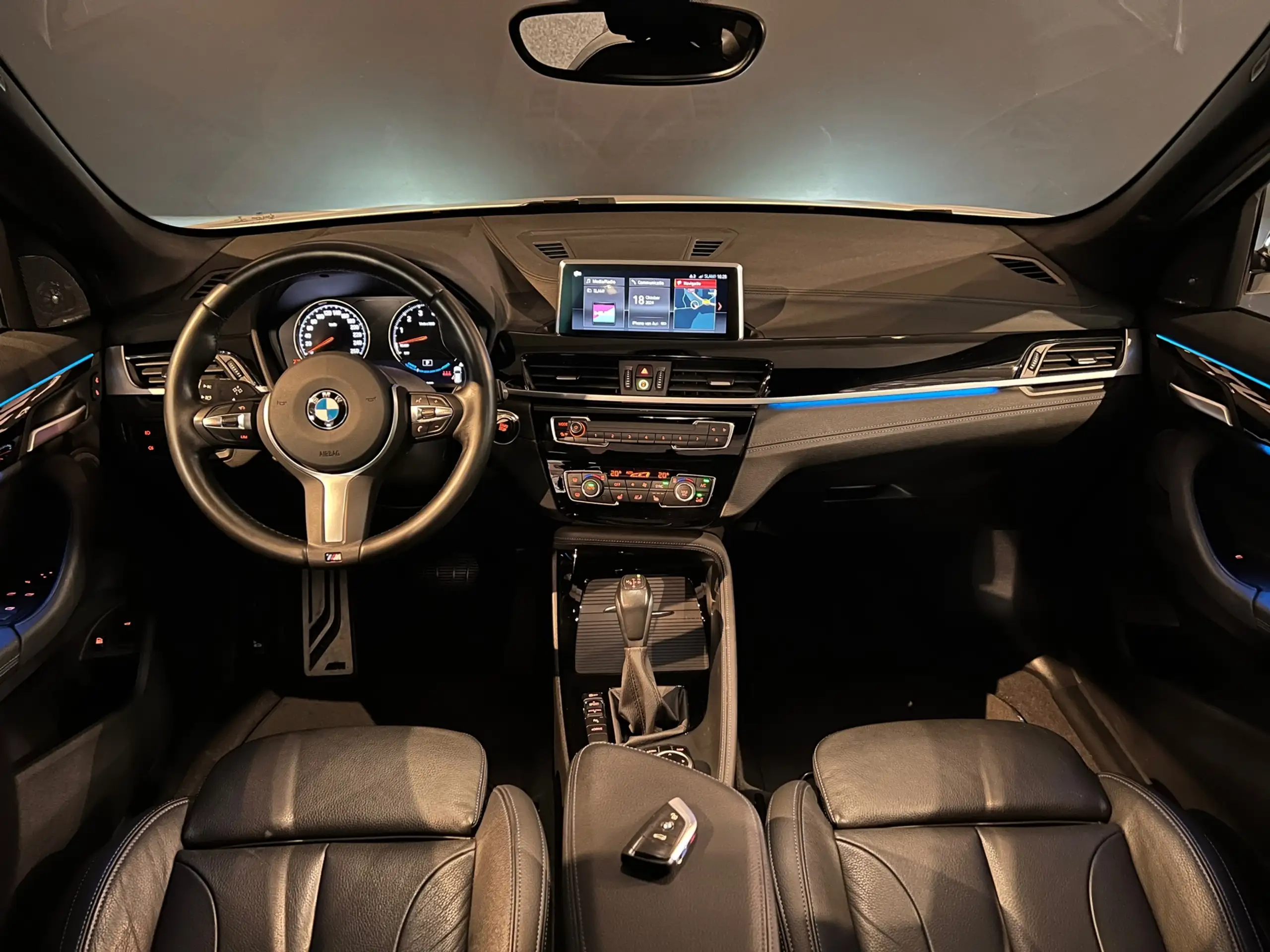 BMW - X1