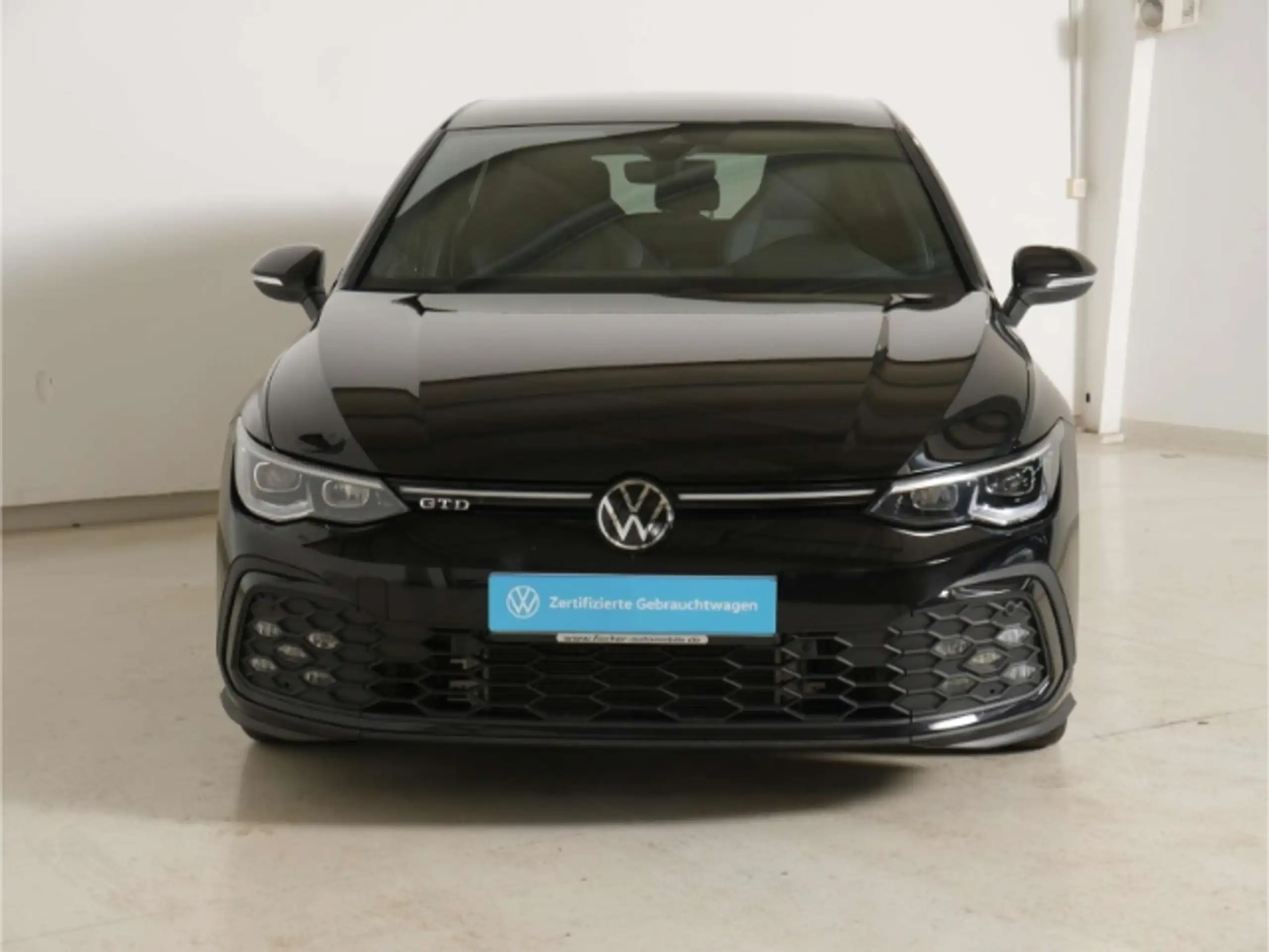 Volkswagen - Golf