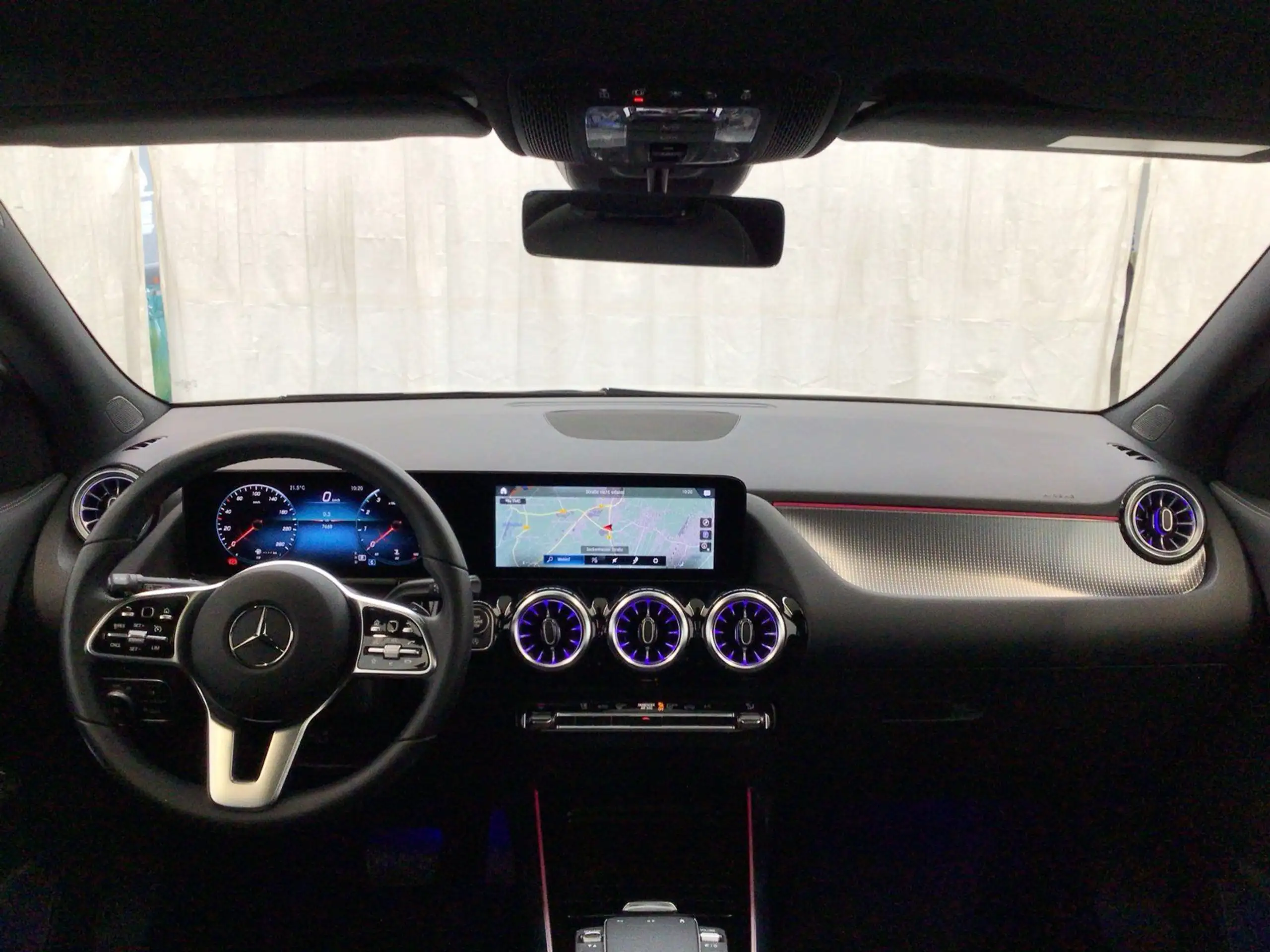 Mercedes-Benz - GLA 180