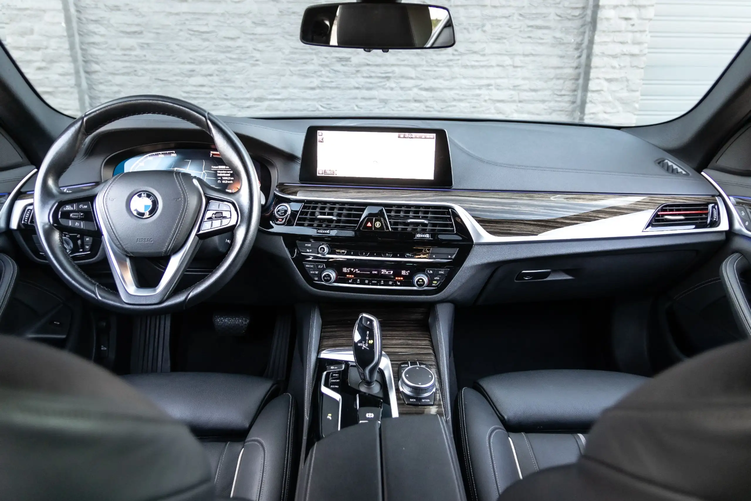 BMW - 520