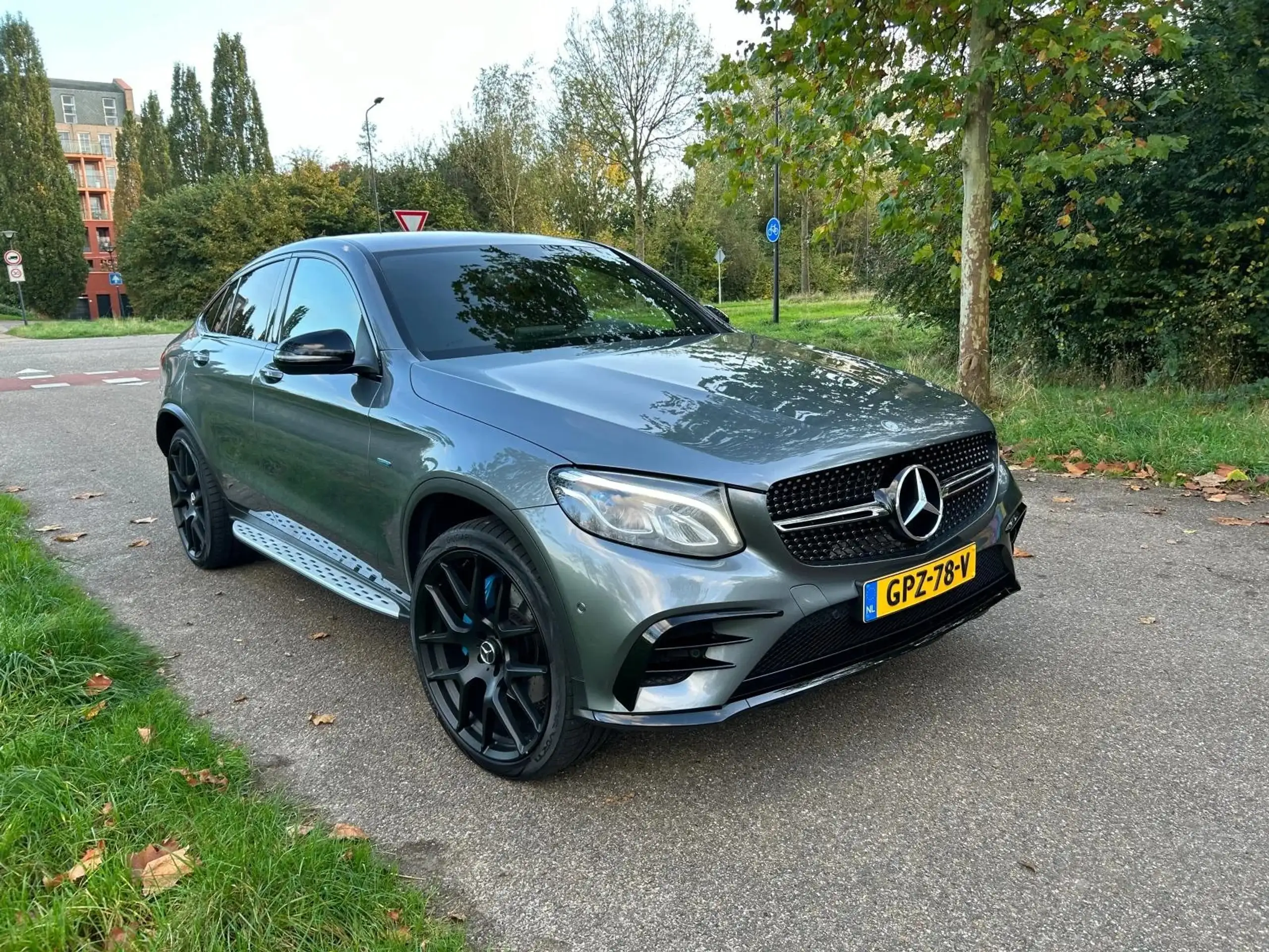 Mercedes-Benz - GLC 350