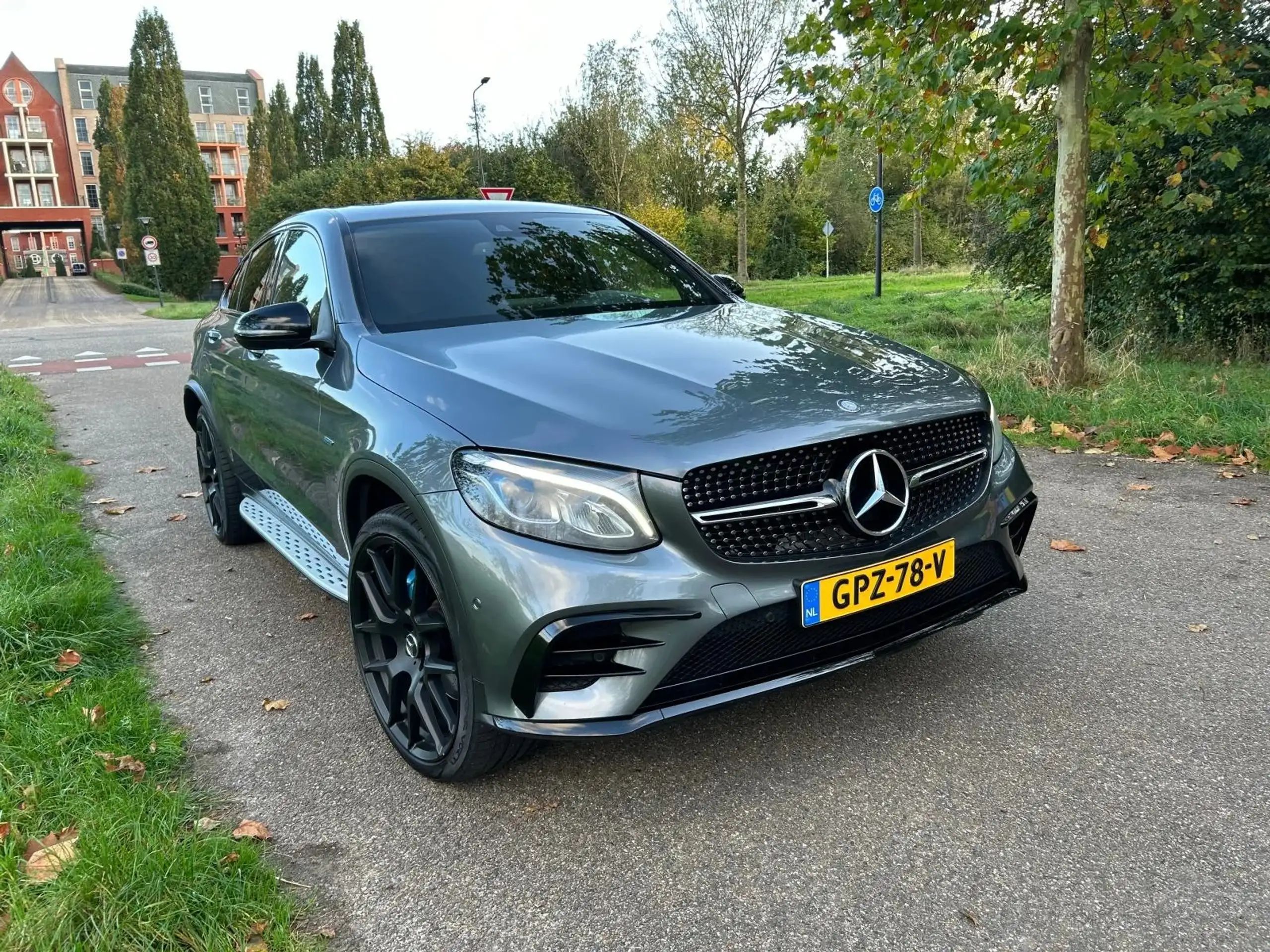 Mercedes-Benz - GLC 350