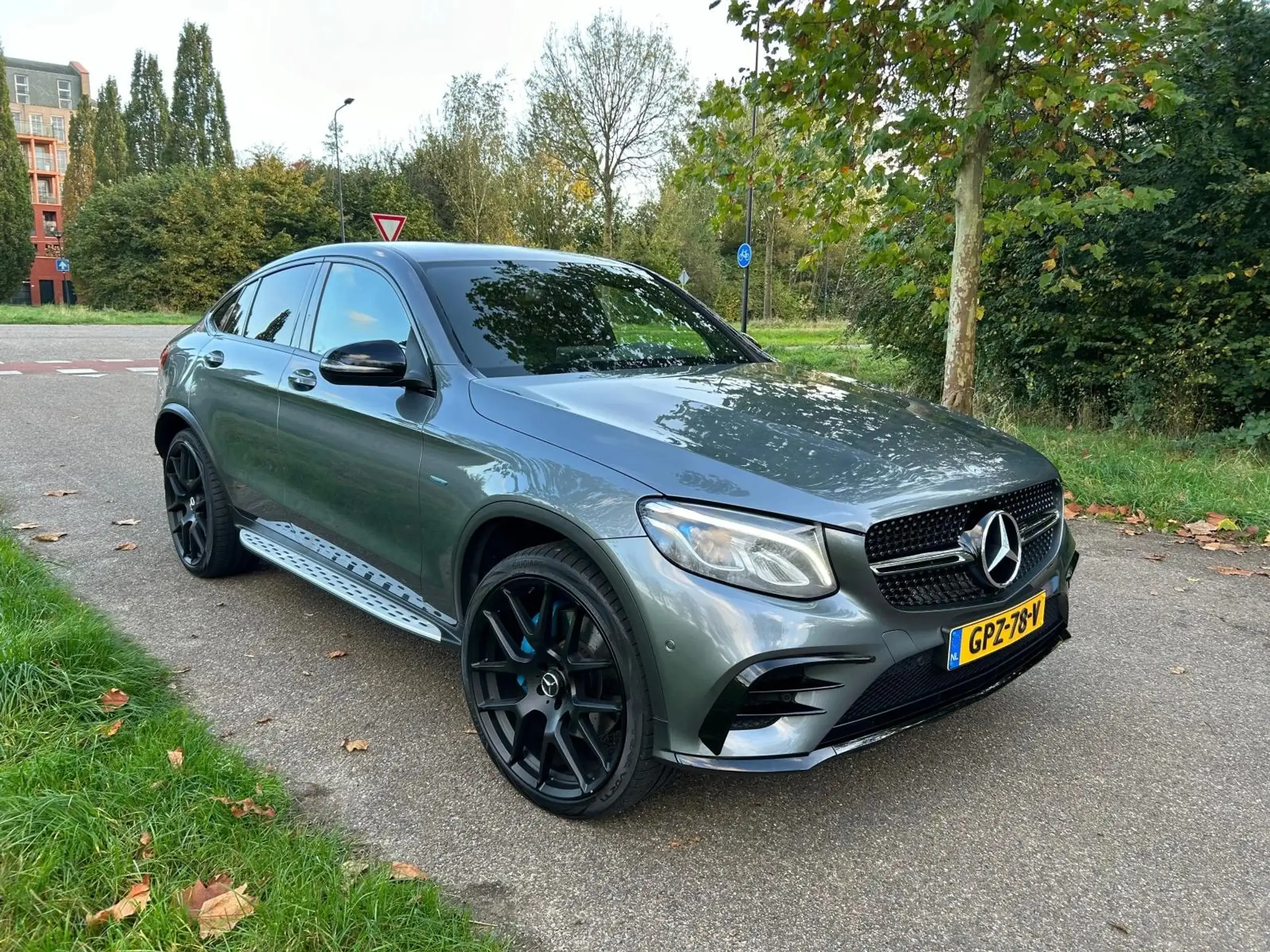 Mercedes-Benz - GLC 350