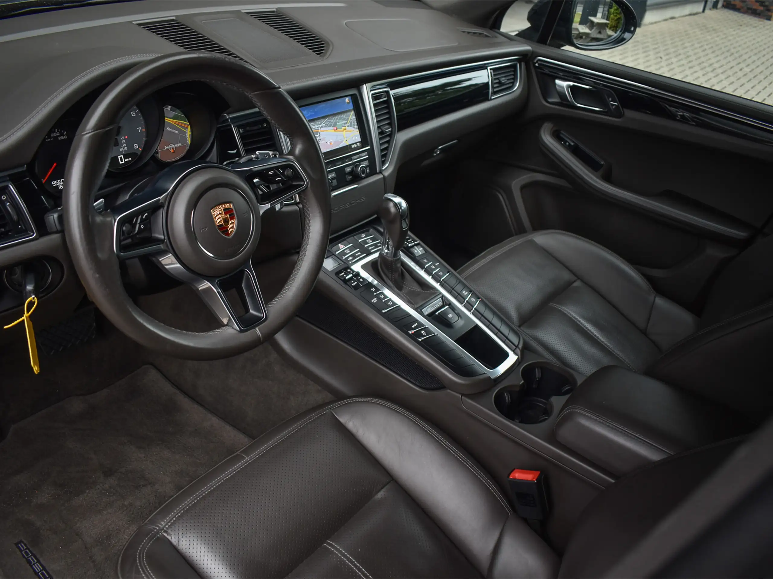 Porsche - Macan