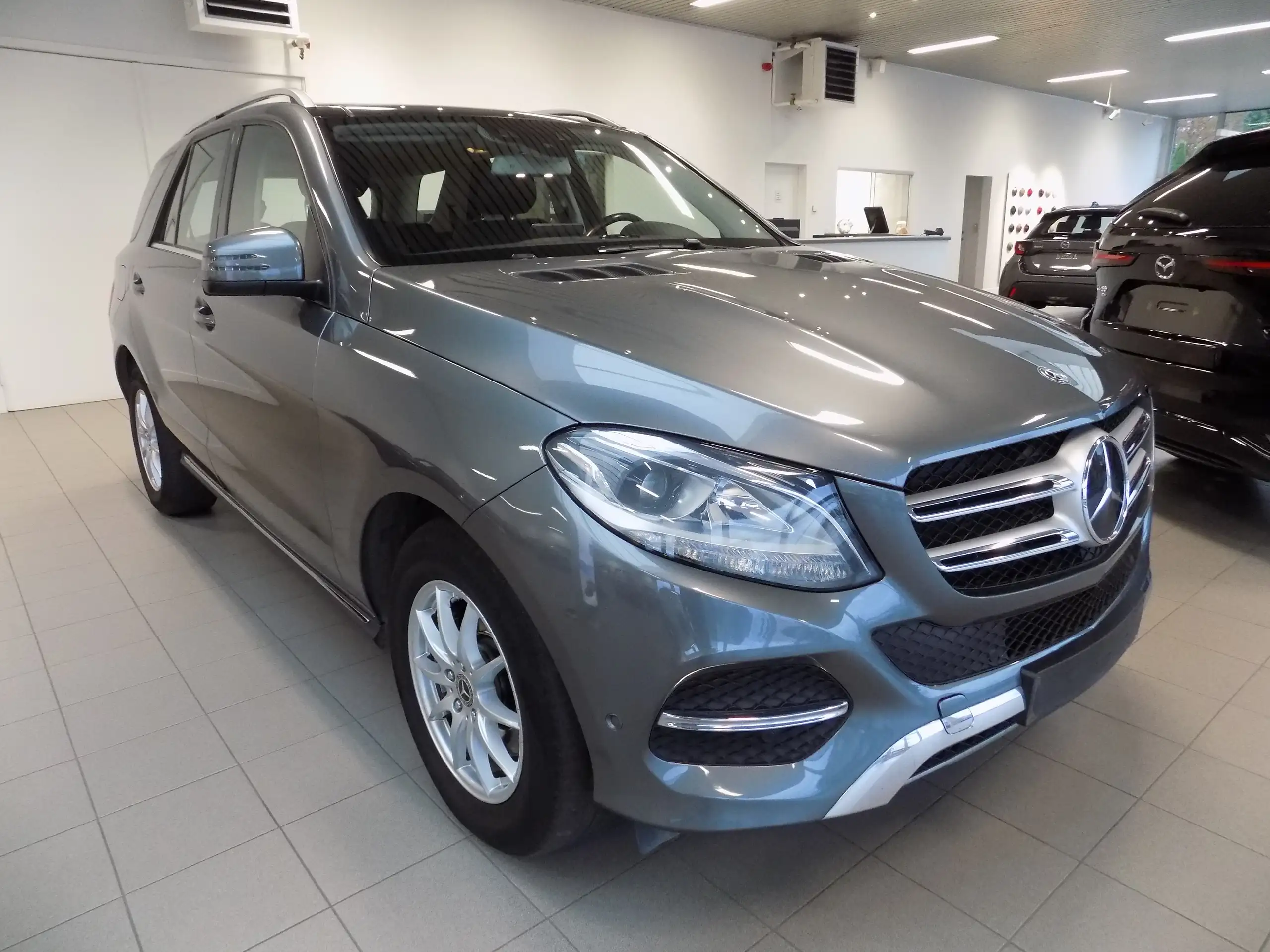 Mercedes-Benz - GLE 350