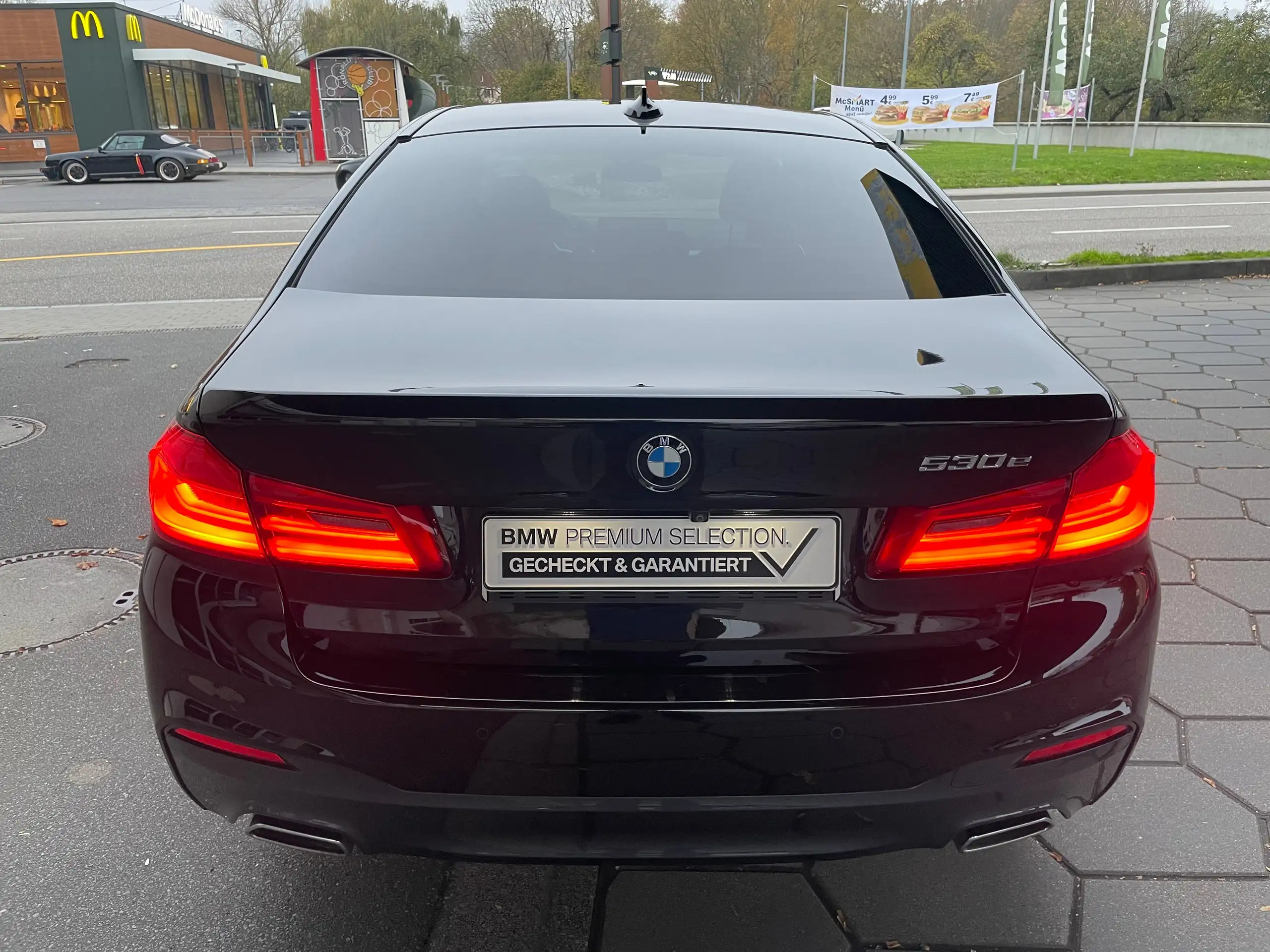 BMW - 530