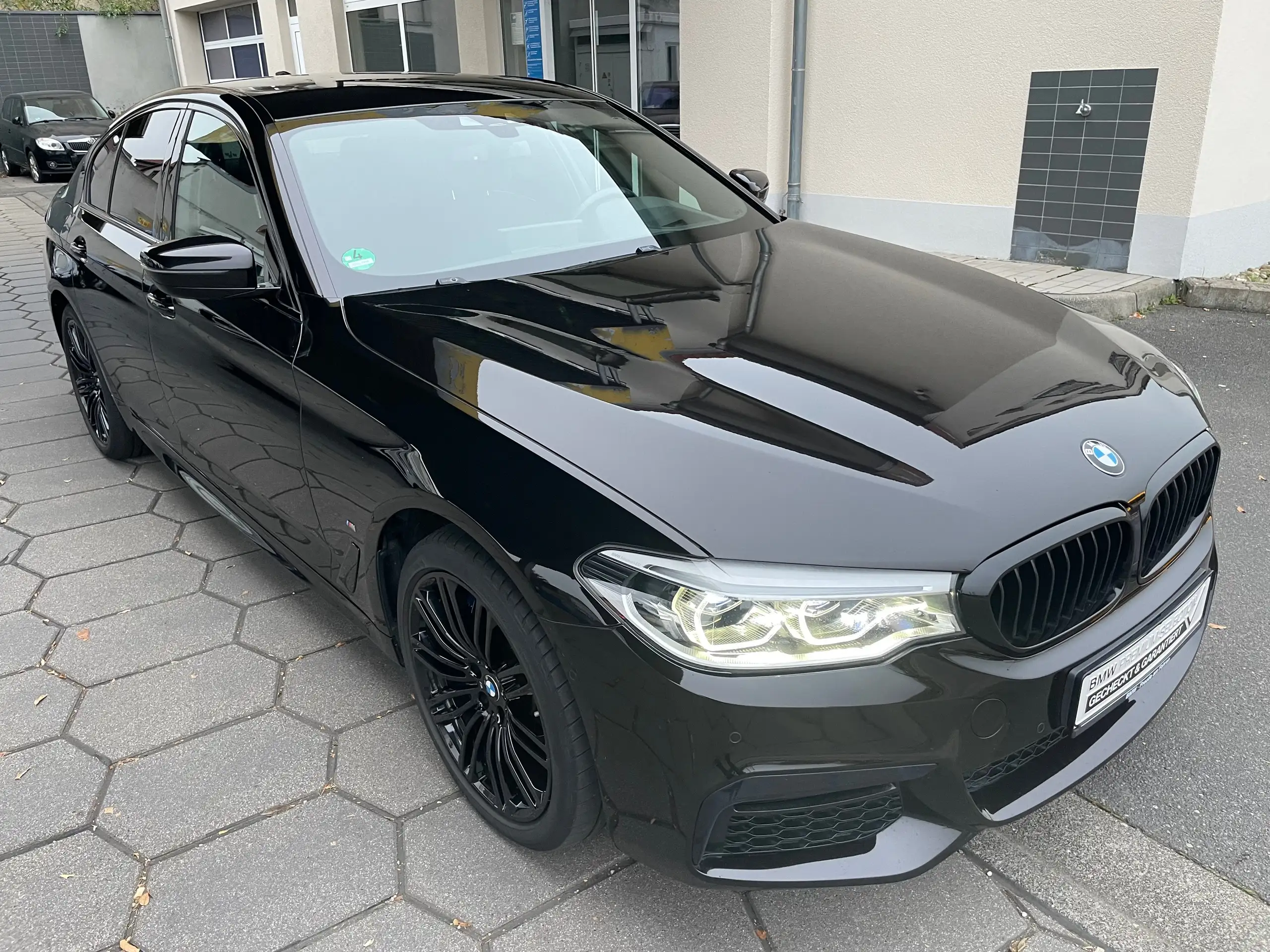 BMW - 530