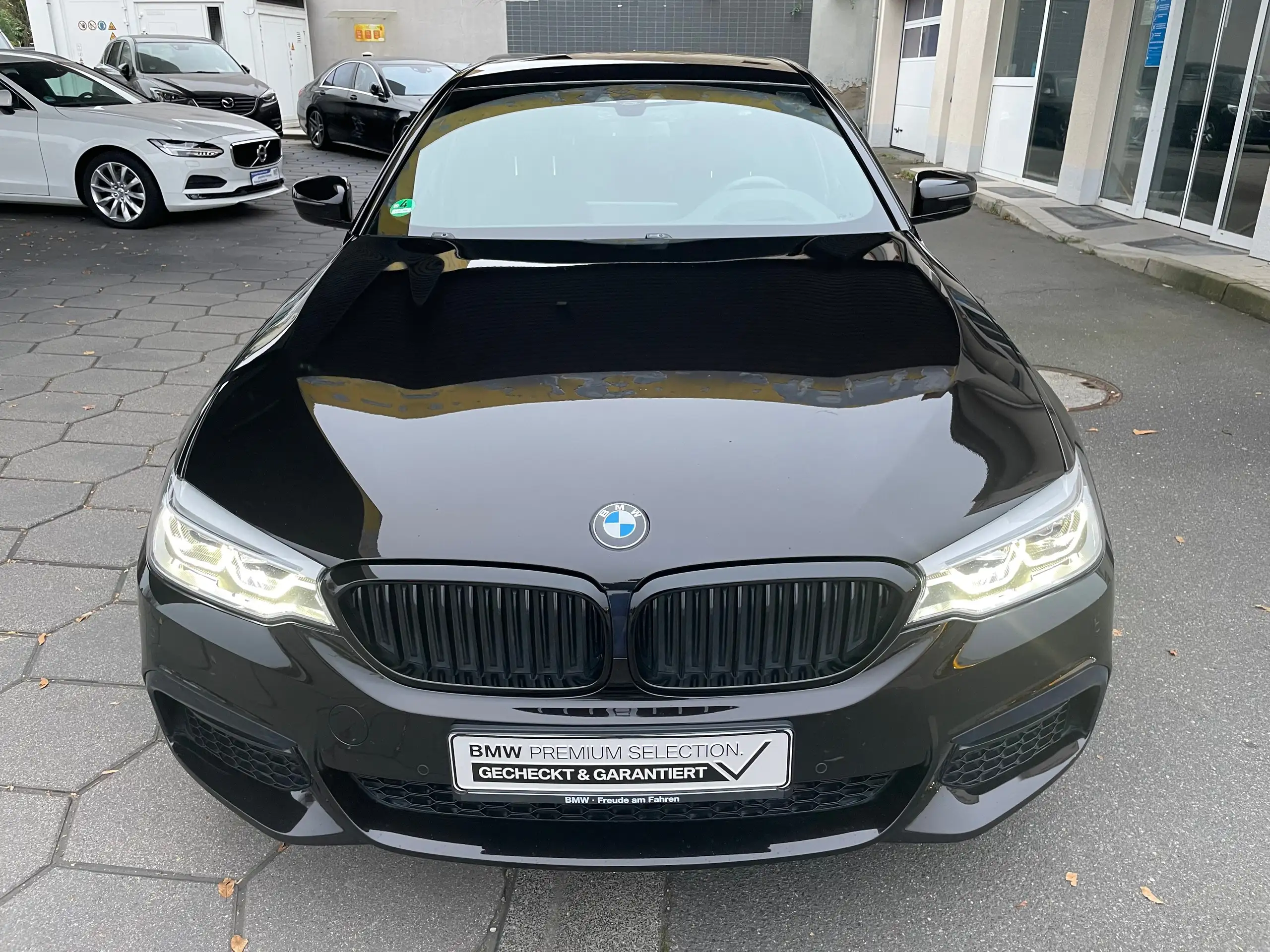 BMW - 530