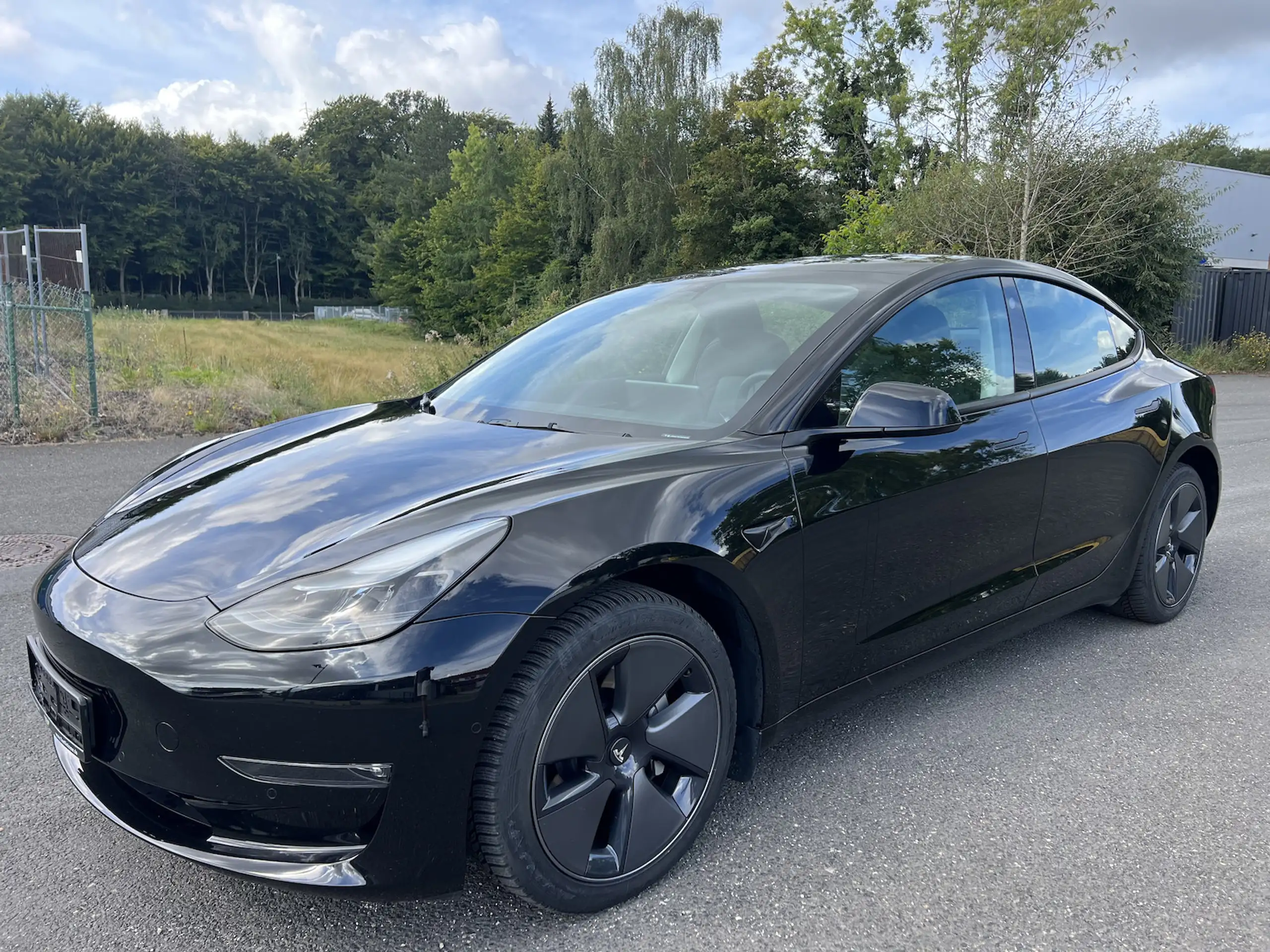 Tesla - Model 3