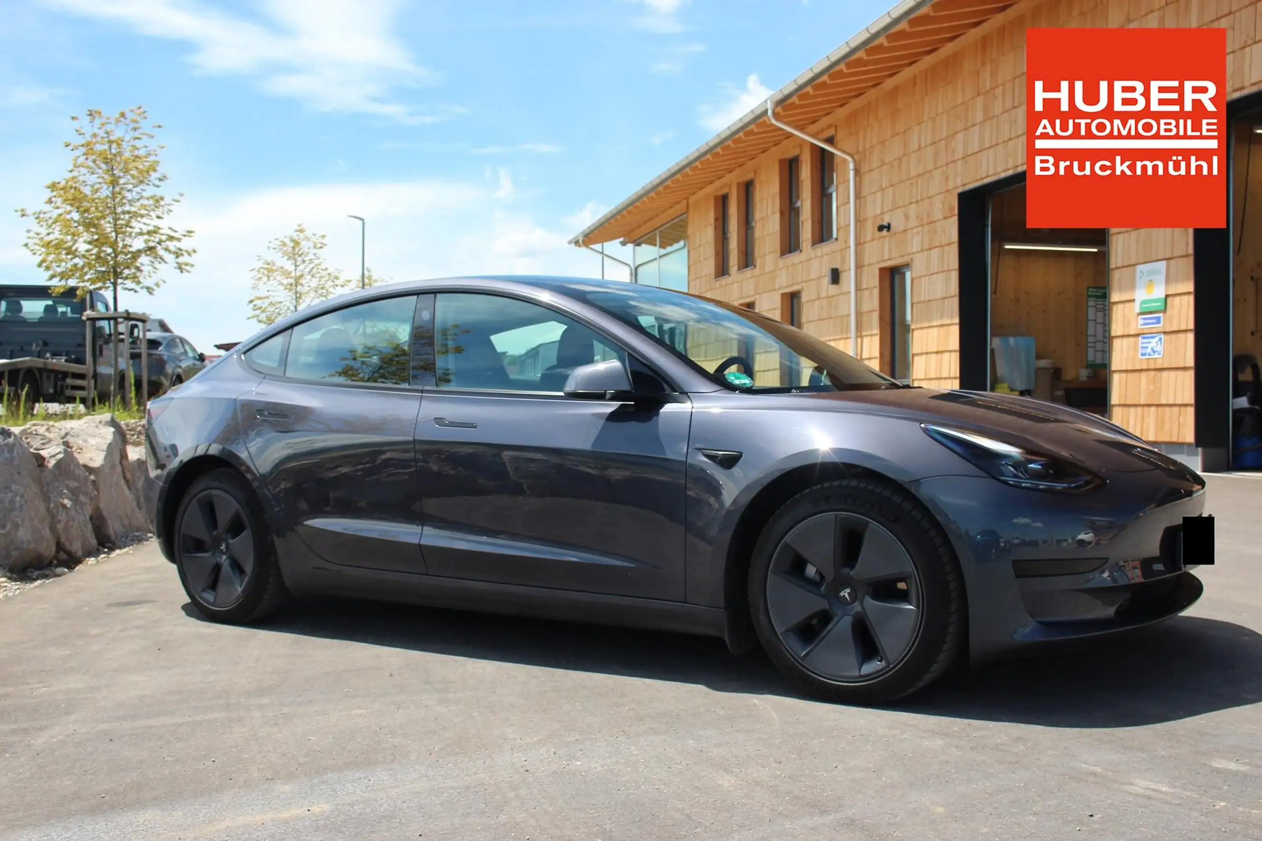 Tesla - Model 3