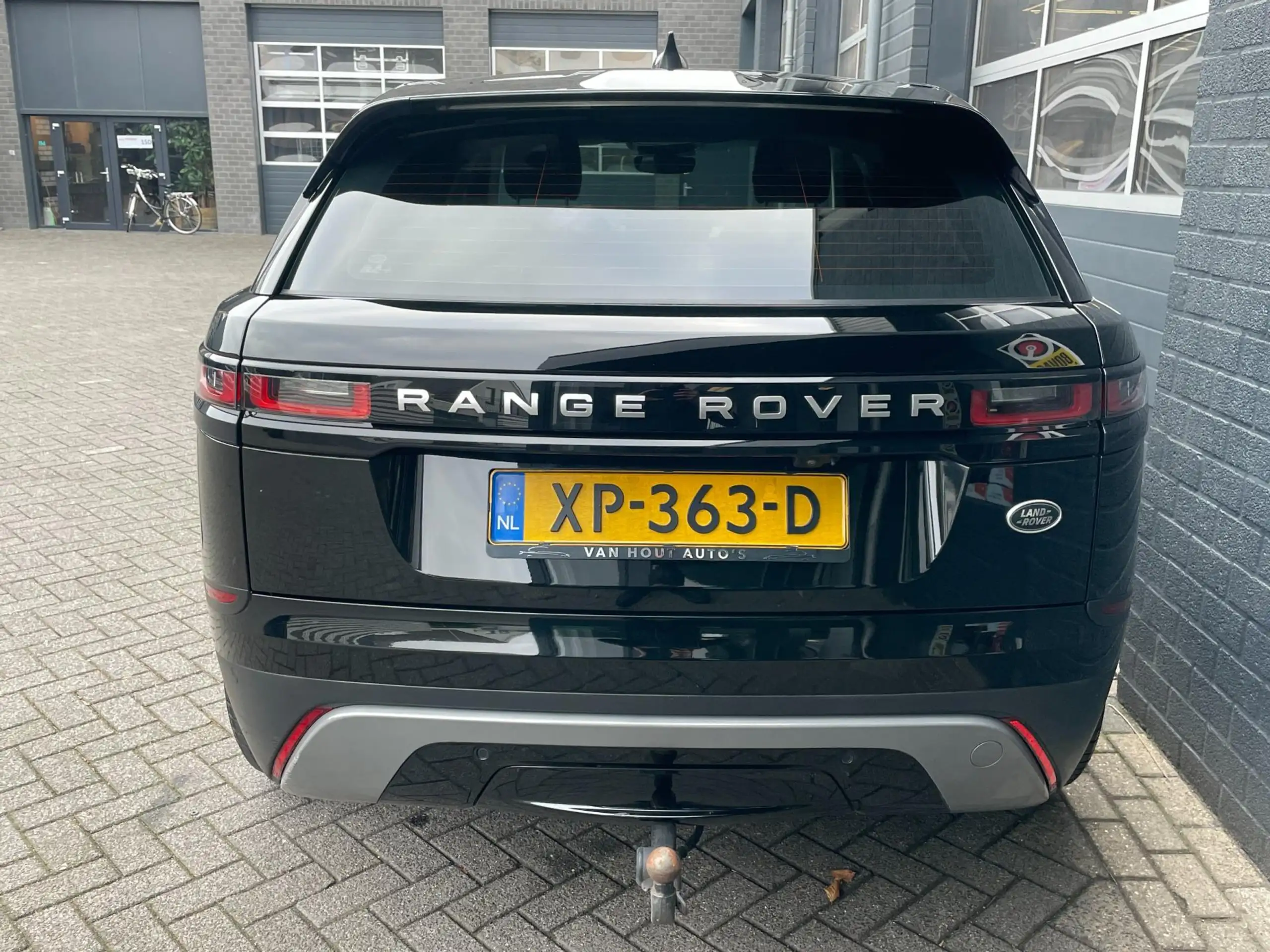 Land Rover - Range Rover Velar