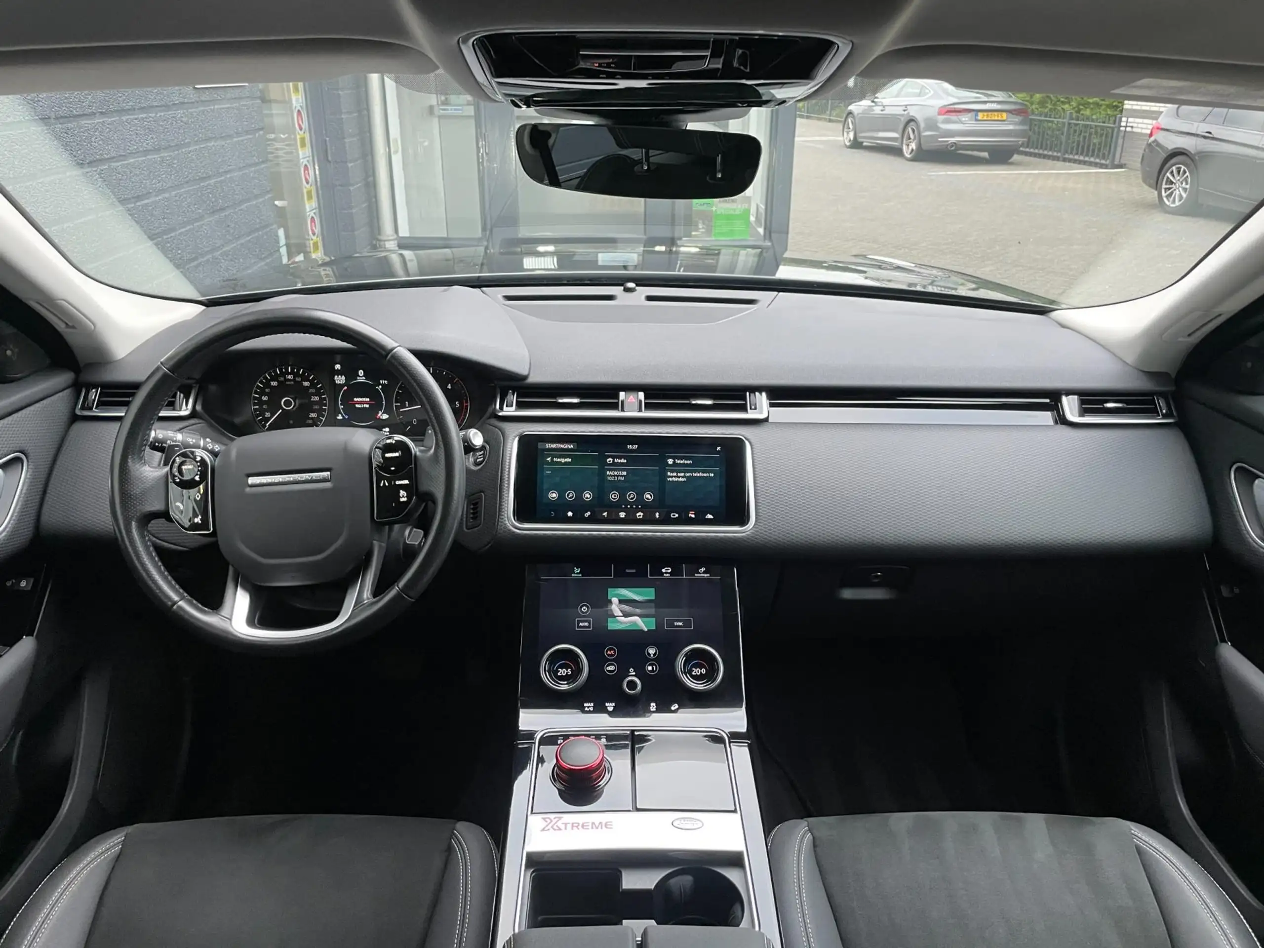 Land Rover - Range Rover Velar