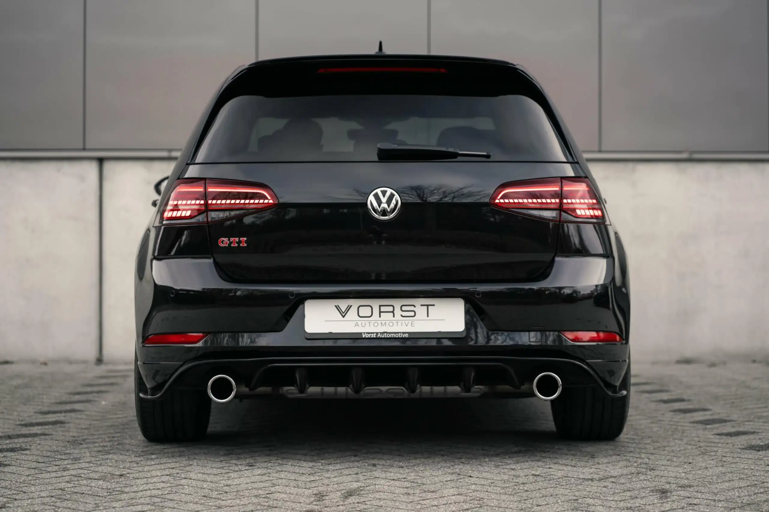 Volkswagen - Golf GTI