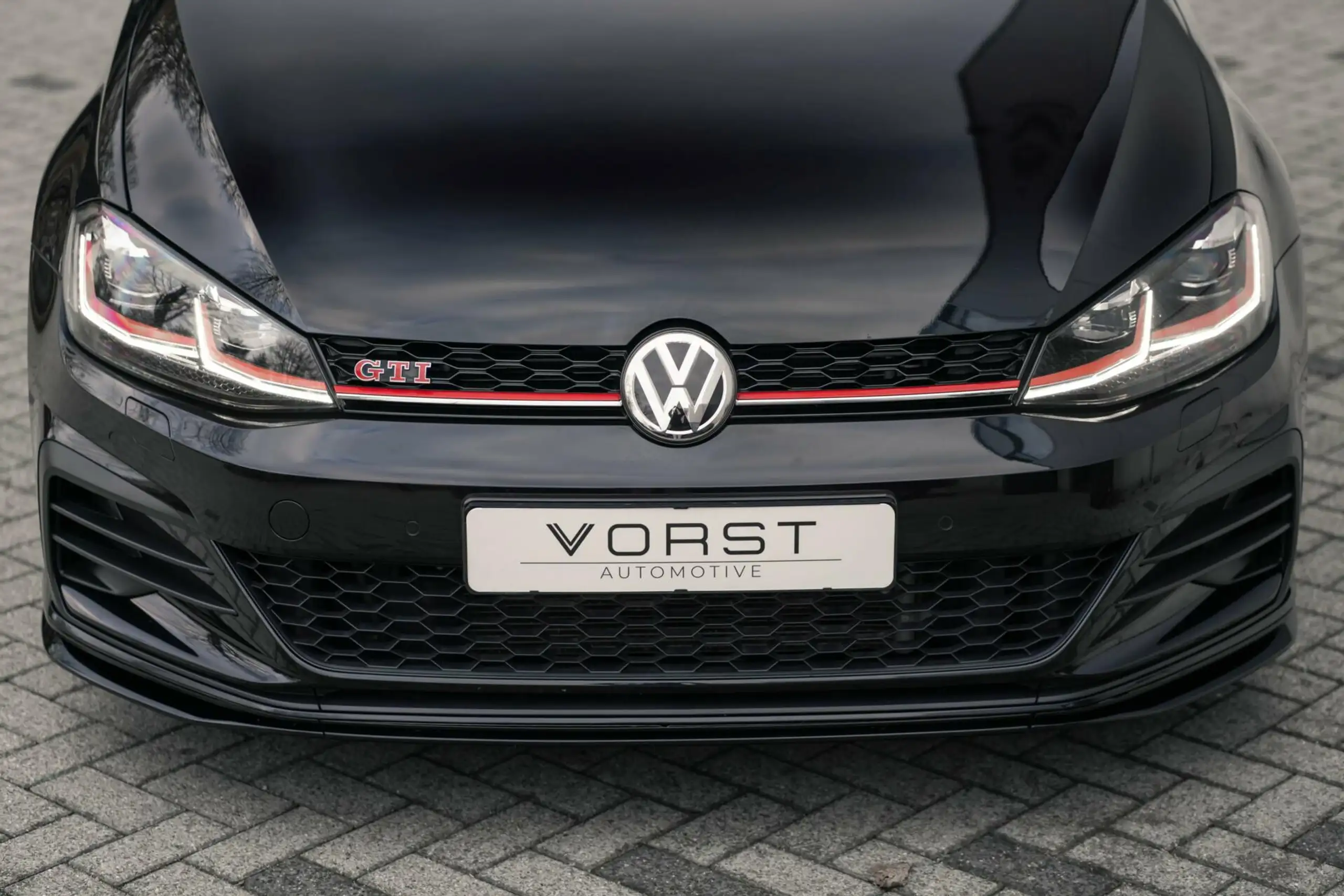 Volkswagen - Golf GTI