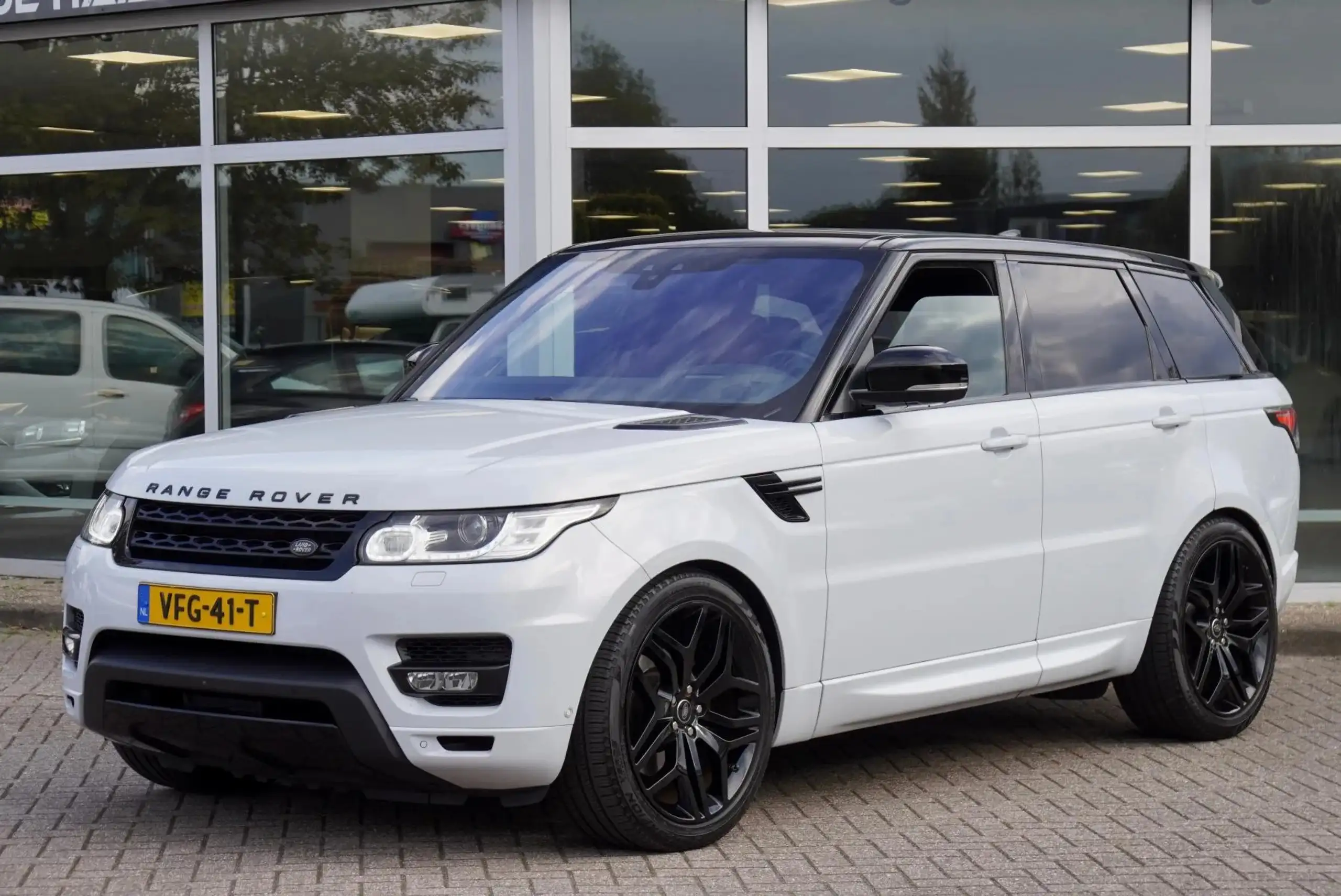 Land Rover - Range Rover Sport