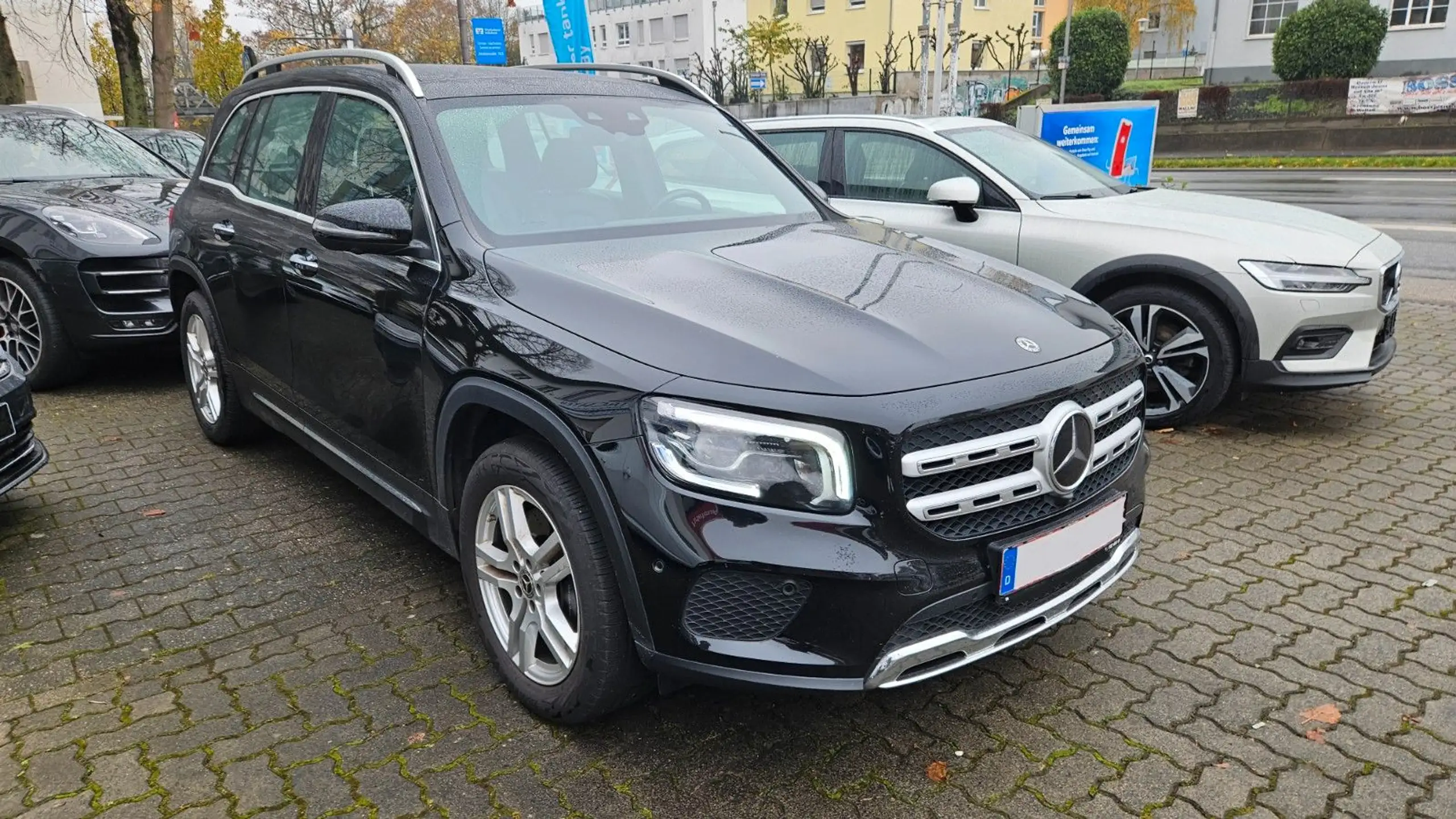 Mercedes-Benz - GLB 220